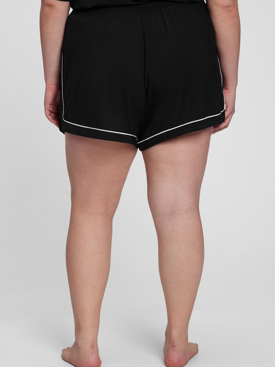 Pyjama shorts with contrasting piping_4