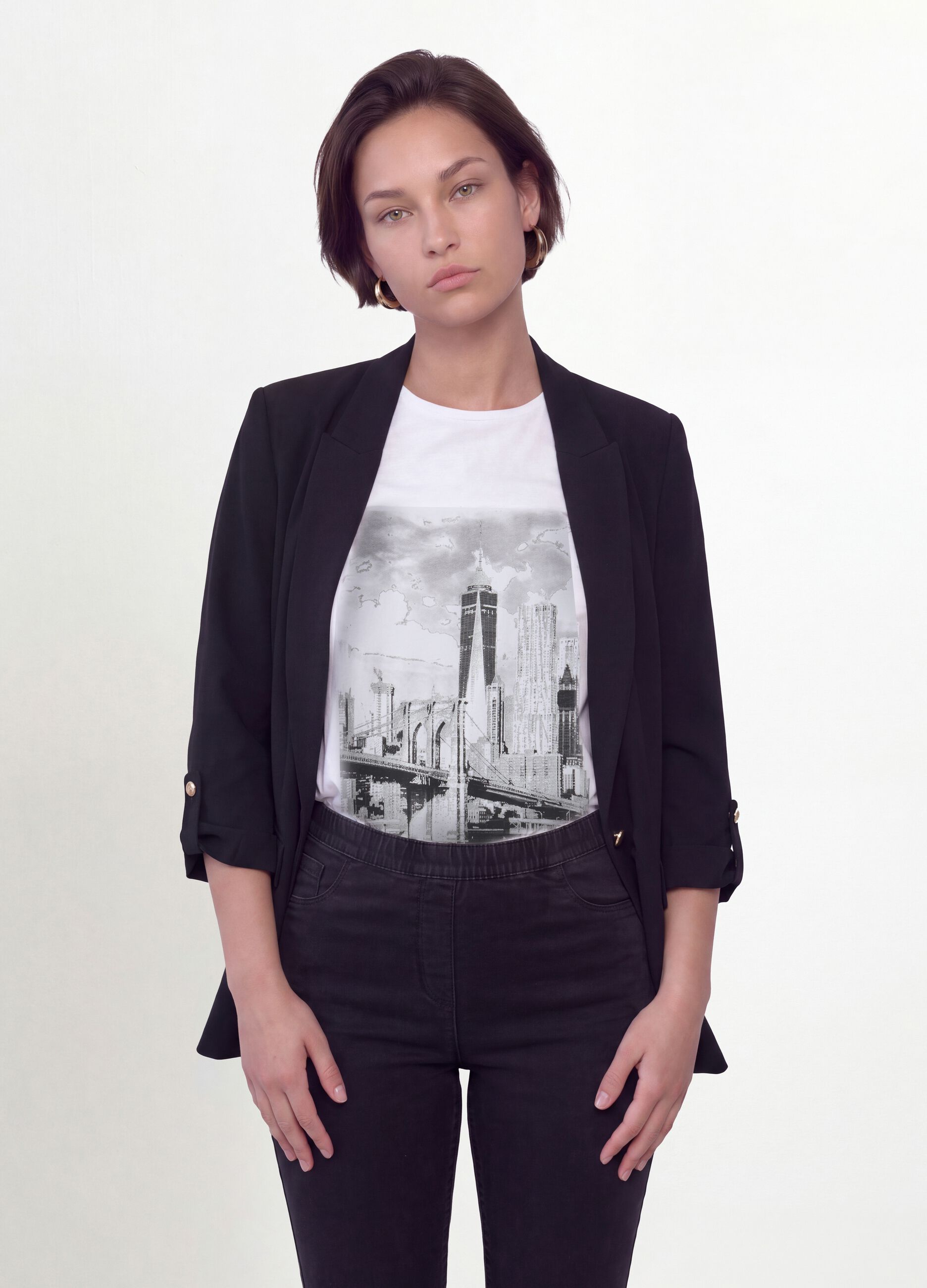 Black regular-fit blazer with lining and classic lapels