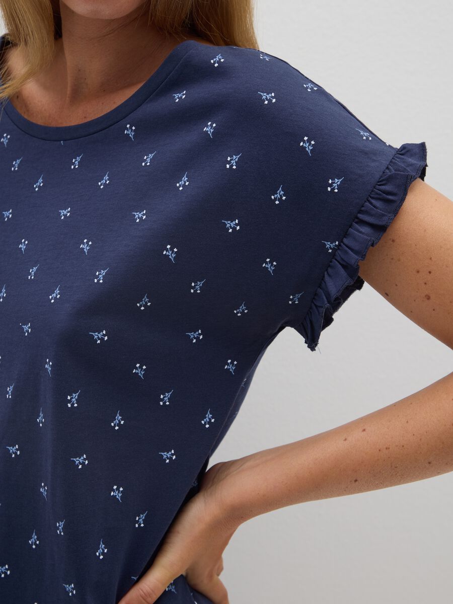 Maglietta pigiama blu in cotone con stampa floreale_3