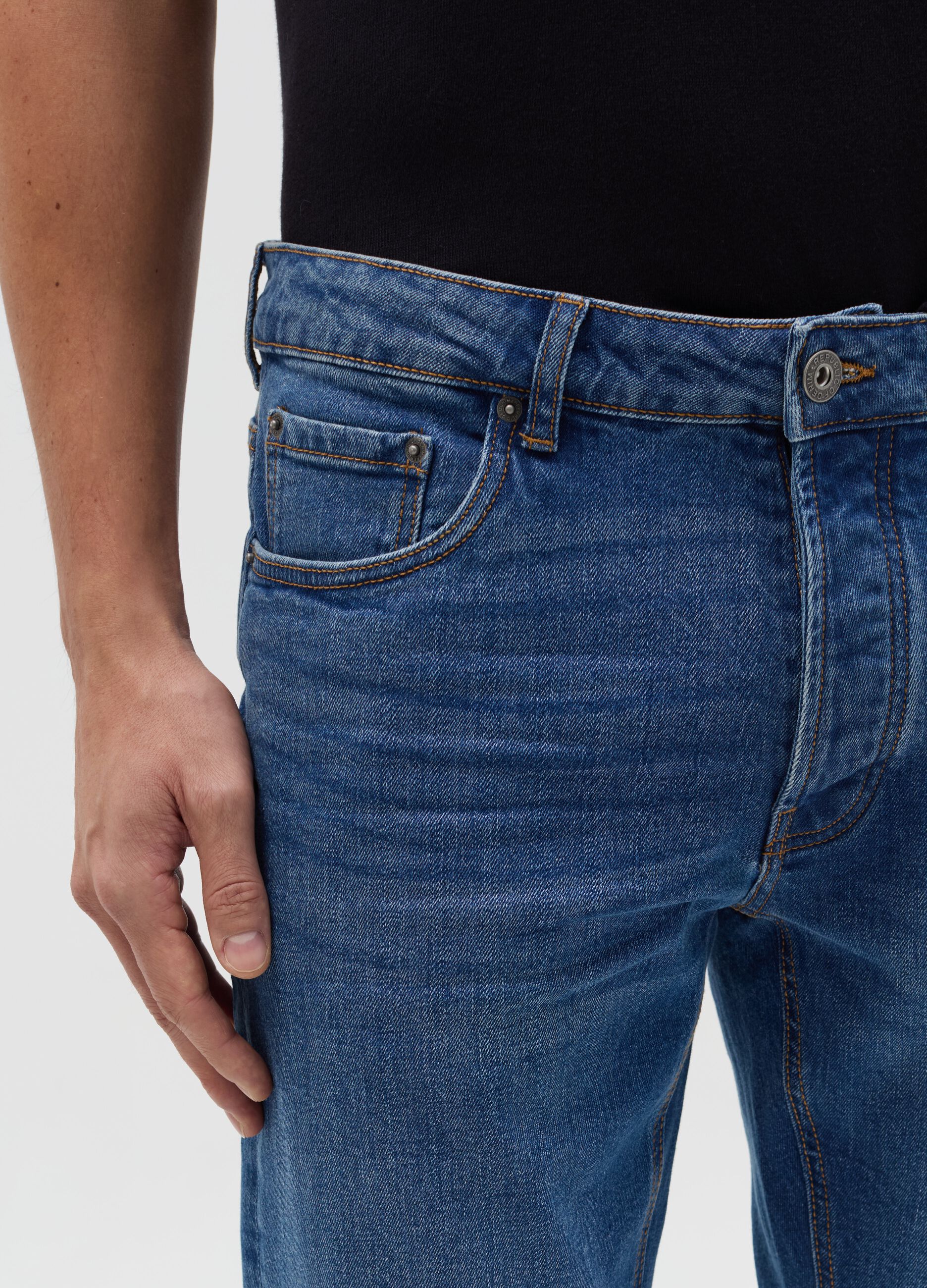 Slim-fit stretch jeans