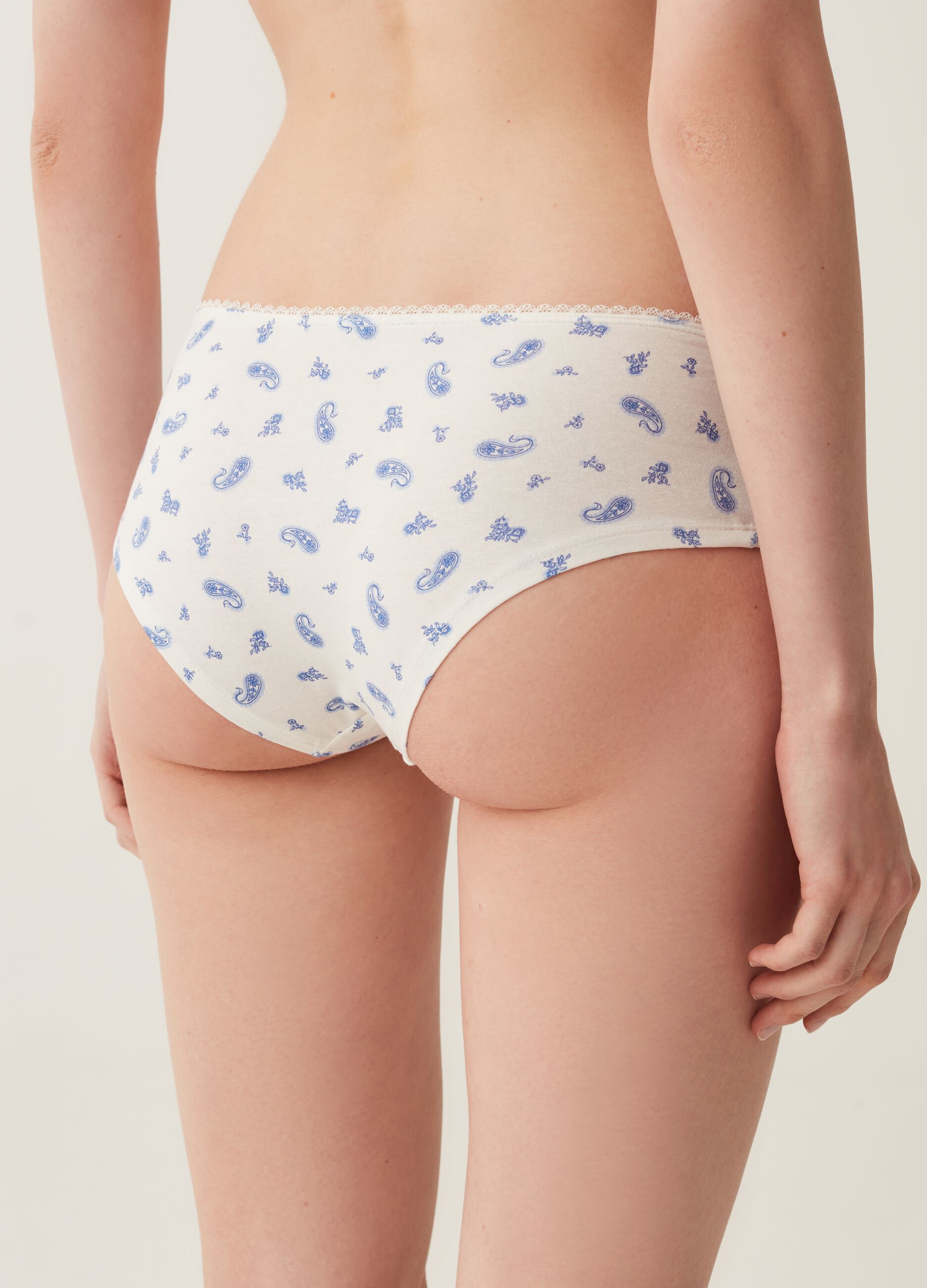 Set cinque culotte con profilo in pizzo