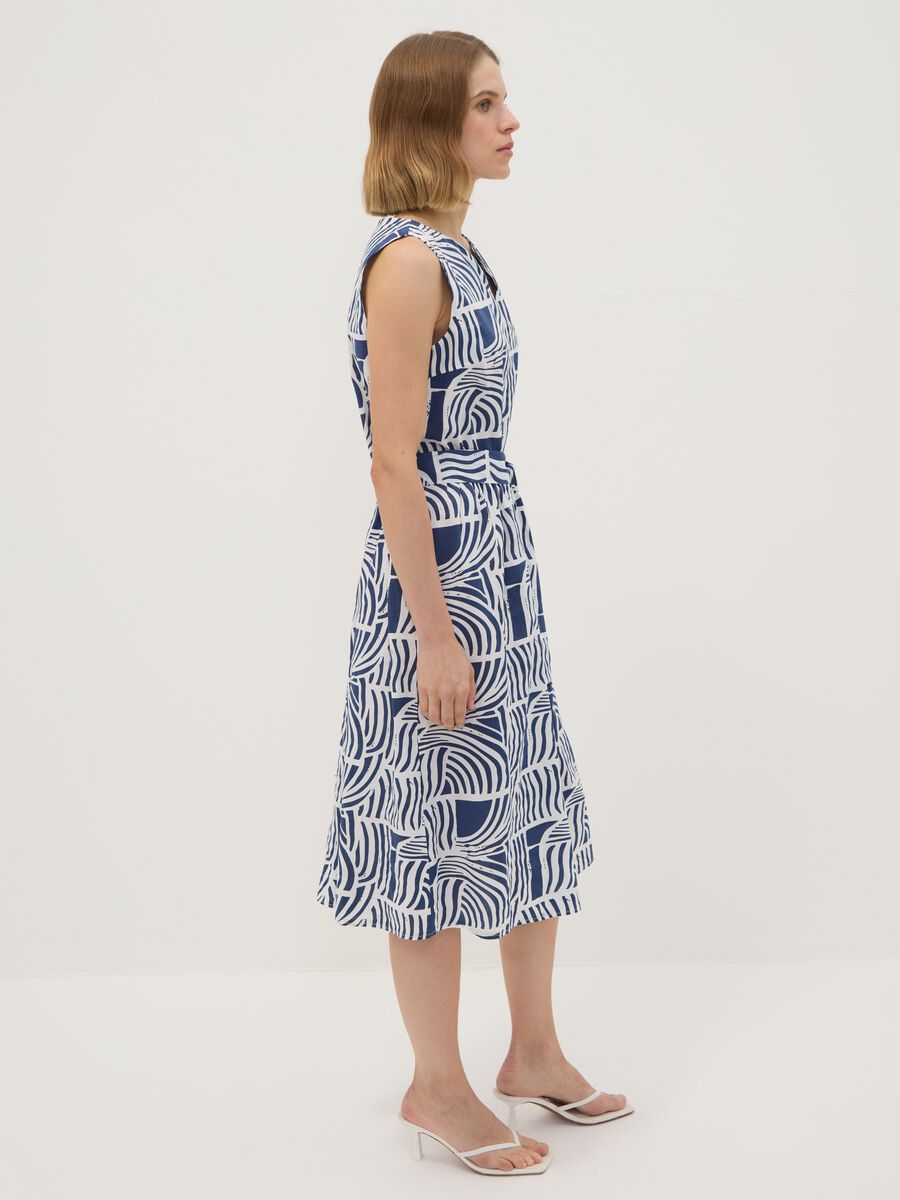 Abito blu in puro cotone con fantasia e cintura abbinata regular fit_2