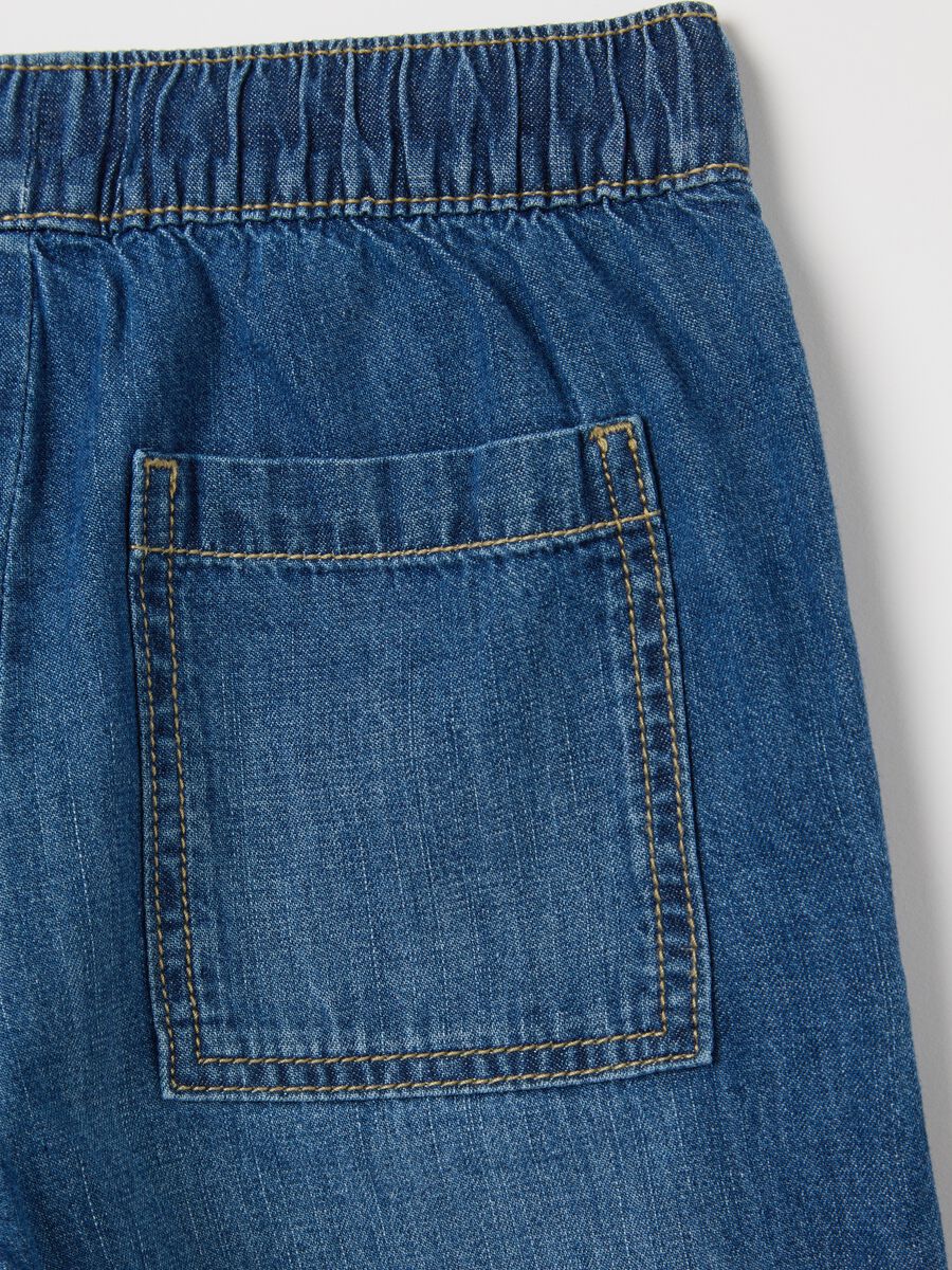 Denim Bermuda joggers with pockets and drawstring_3