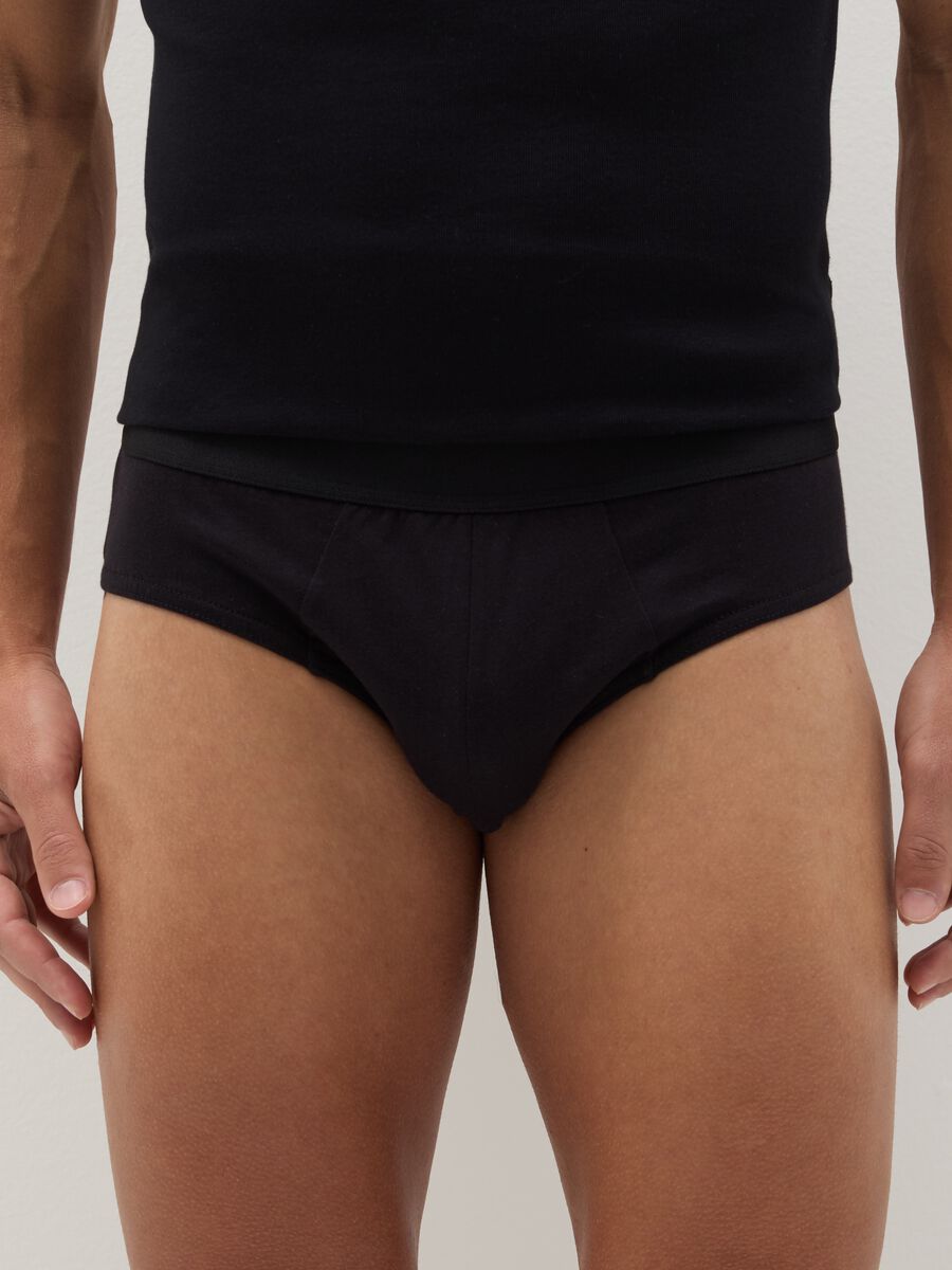 Three-pack briefs in organic cotton_1