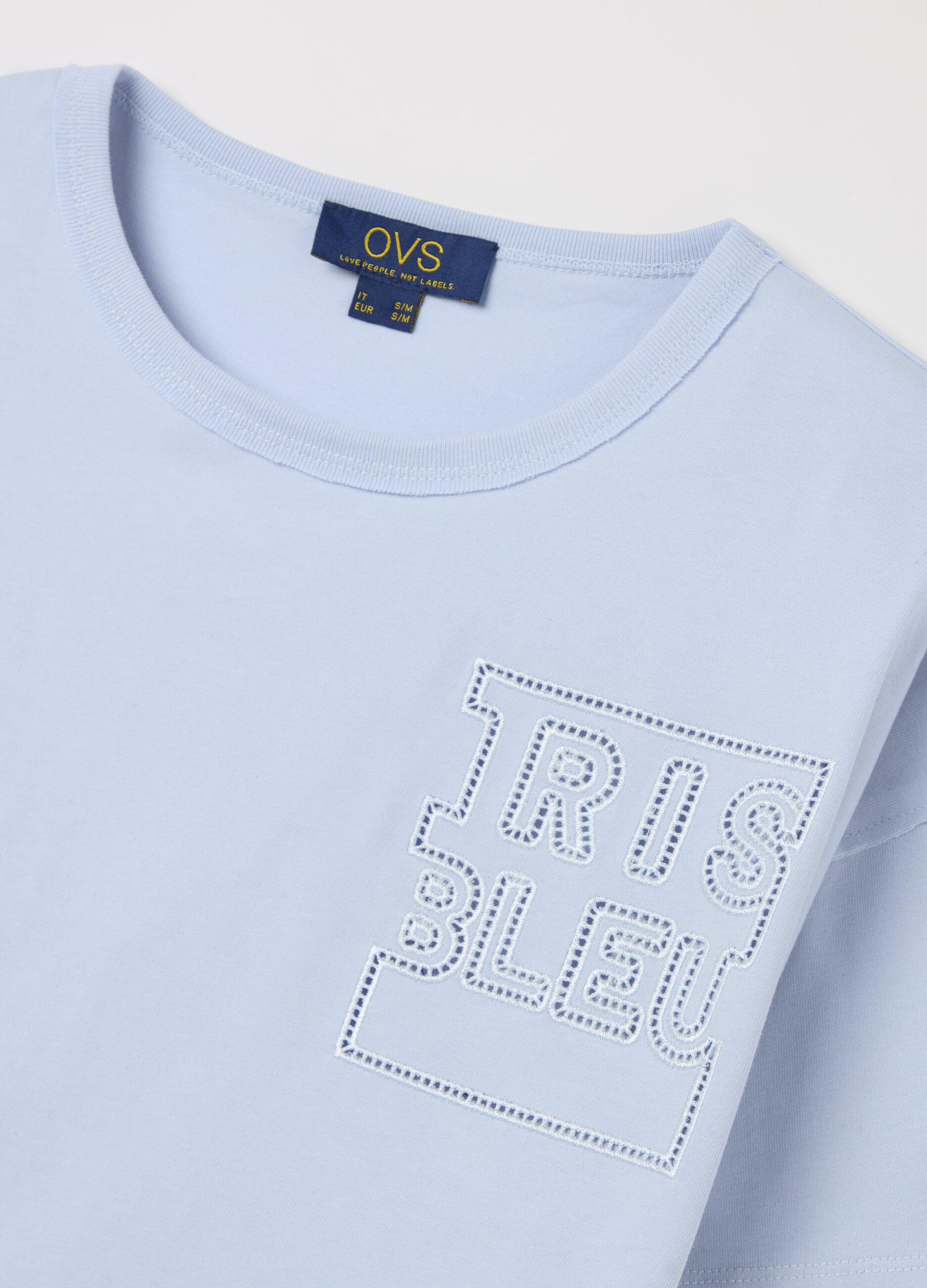 T-shirt with "Iris Bleu" embroidery