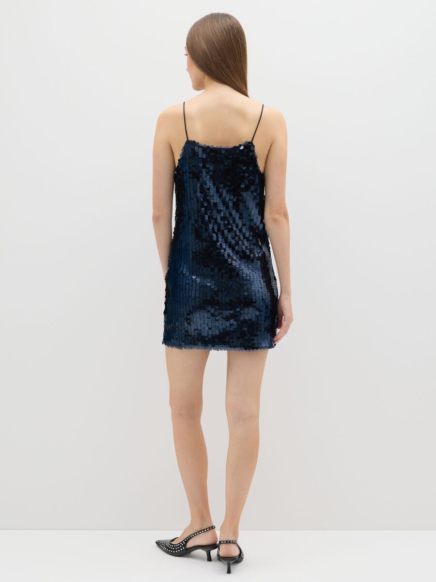 Abito nero con paillettes regular fit_2