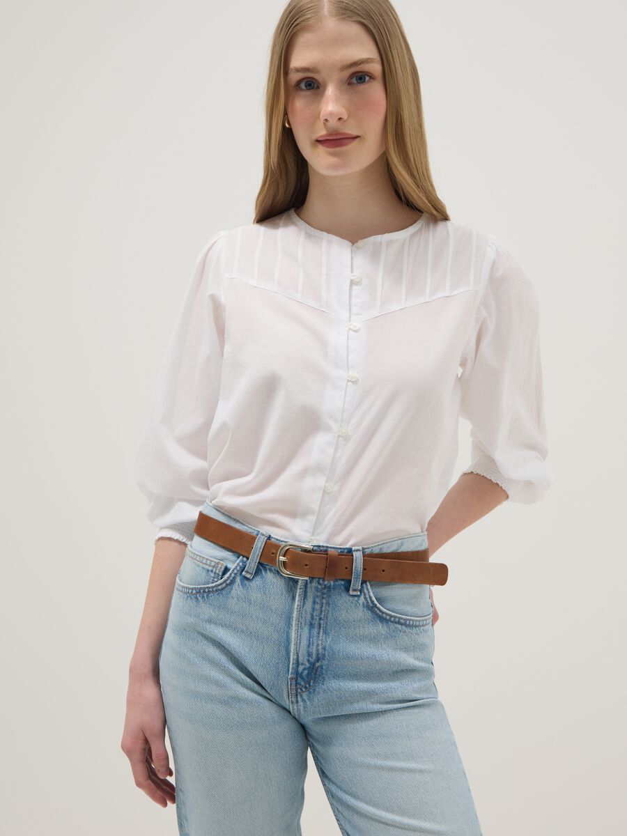 Camicia in puro cotone bianca regular fit con bottoni e collo arrotondato_0