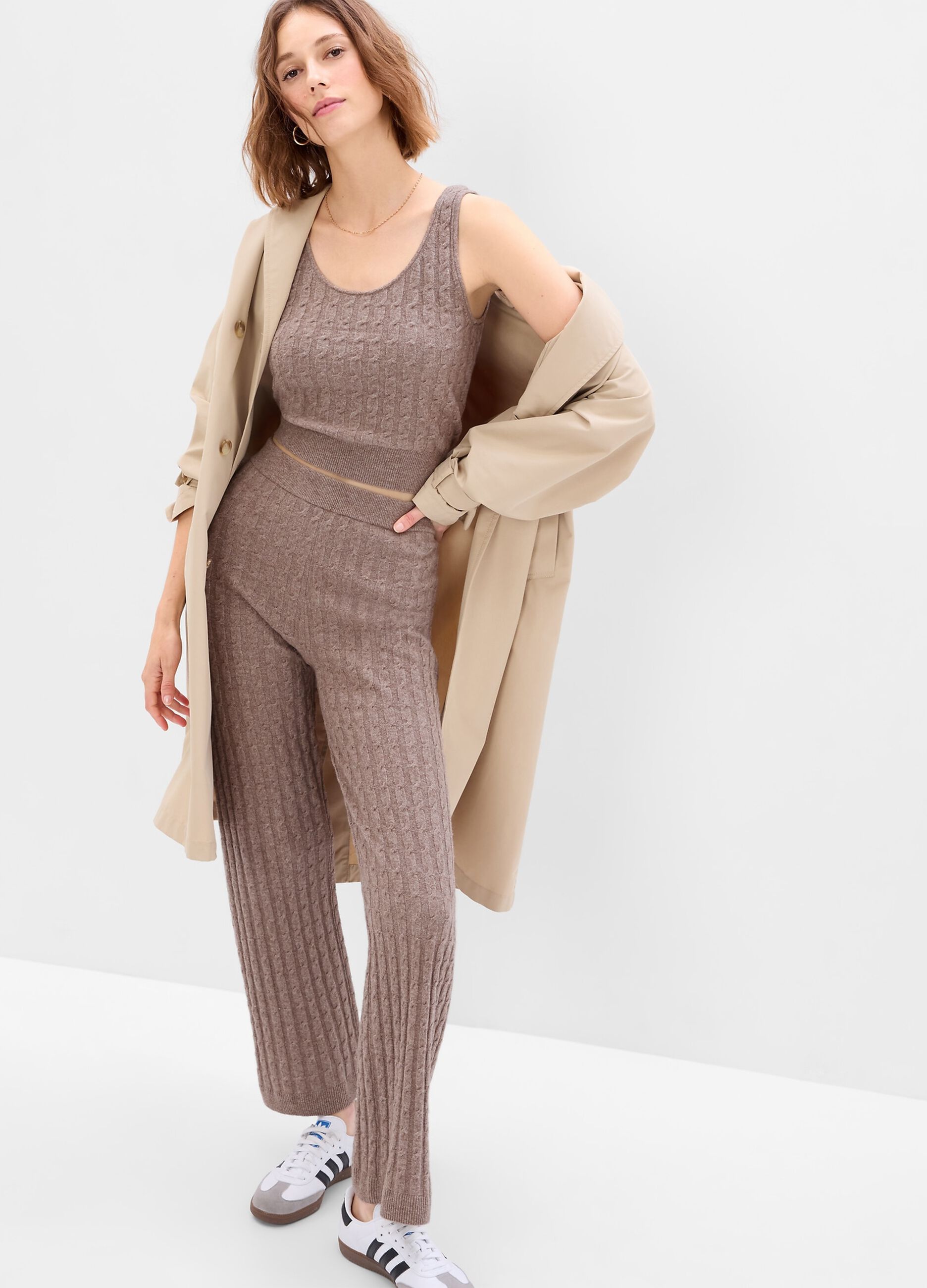 Wide-leg trousers with cable design