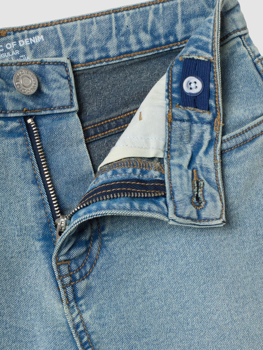 Jeans azzurri in cotone elasticizzato regular fit per ragazzo_4