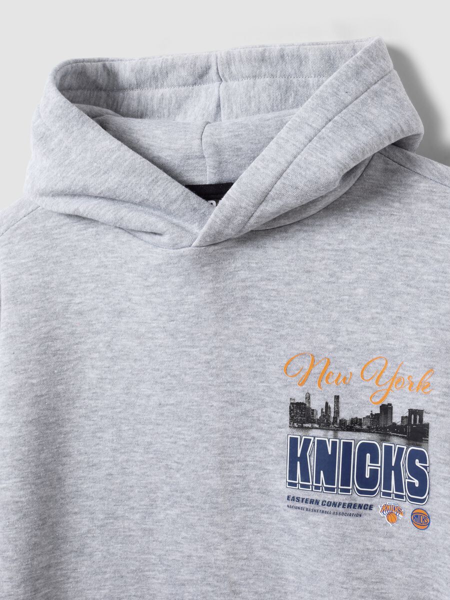 Felpa grigia con cappuccio in misto cotone con stampa New York Knicks_4