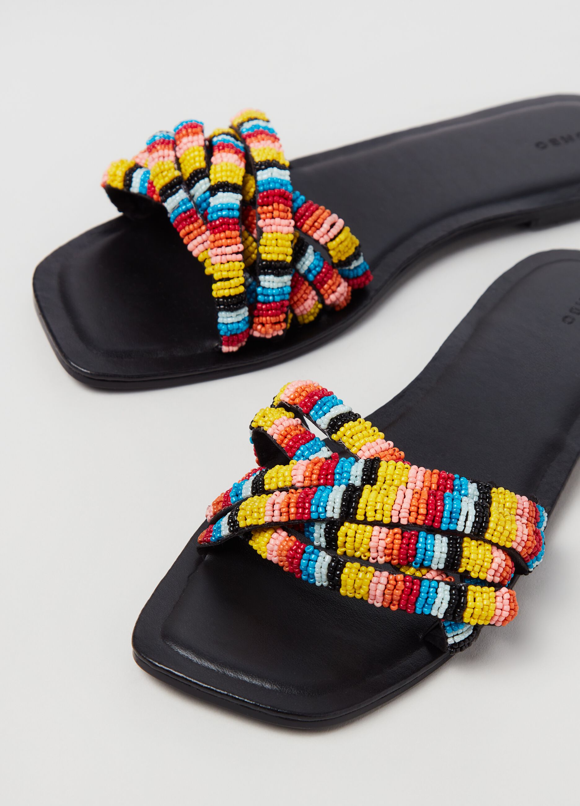 Sandalo con perline multicolore_1