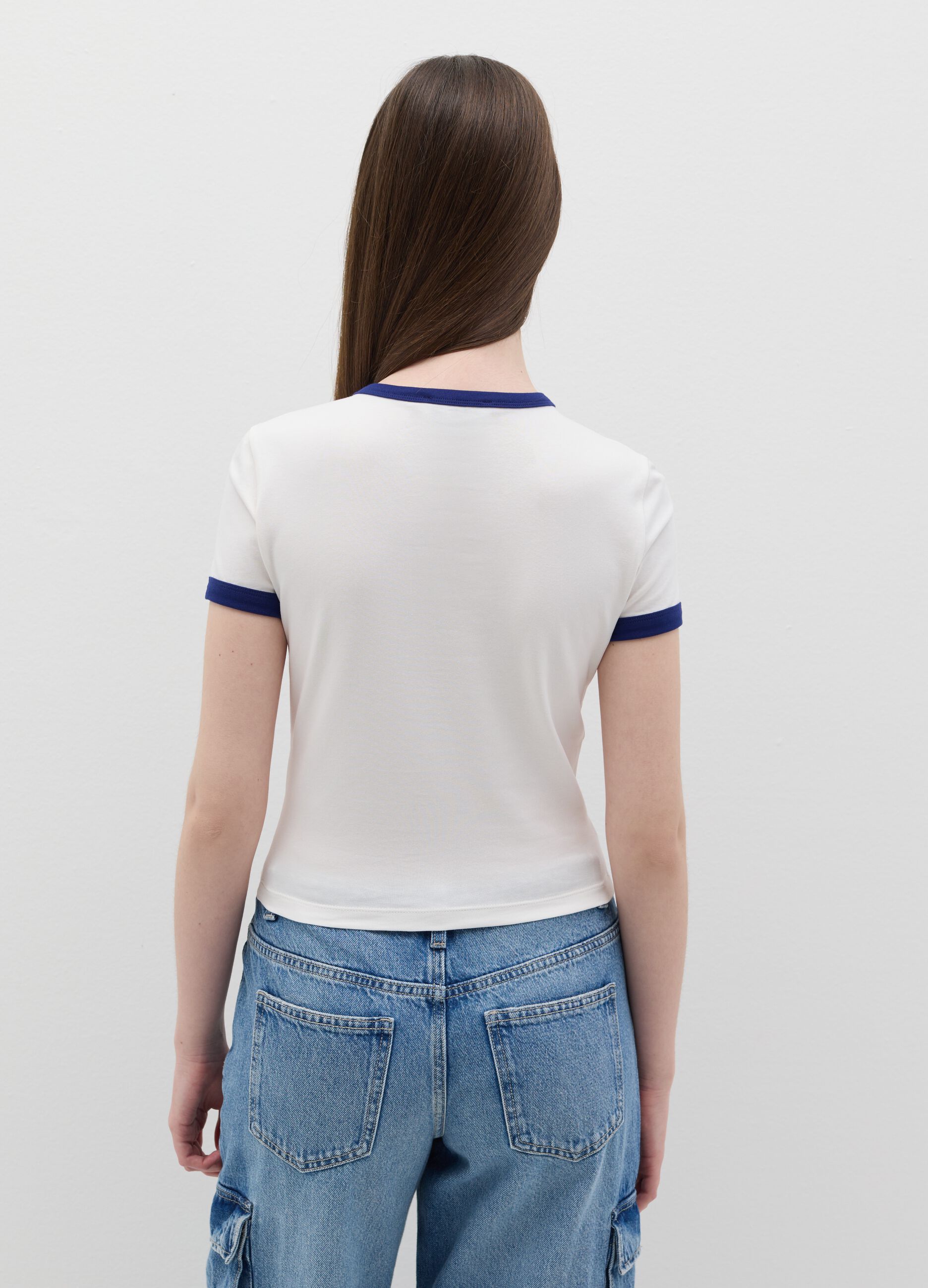 T-shirt with contrasting edging and print