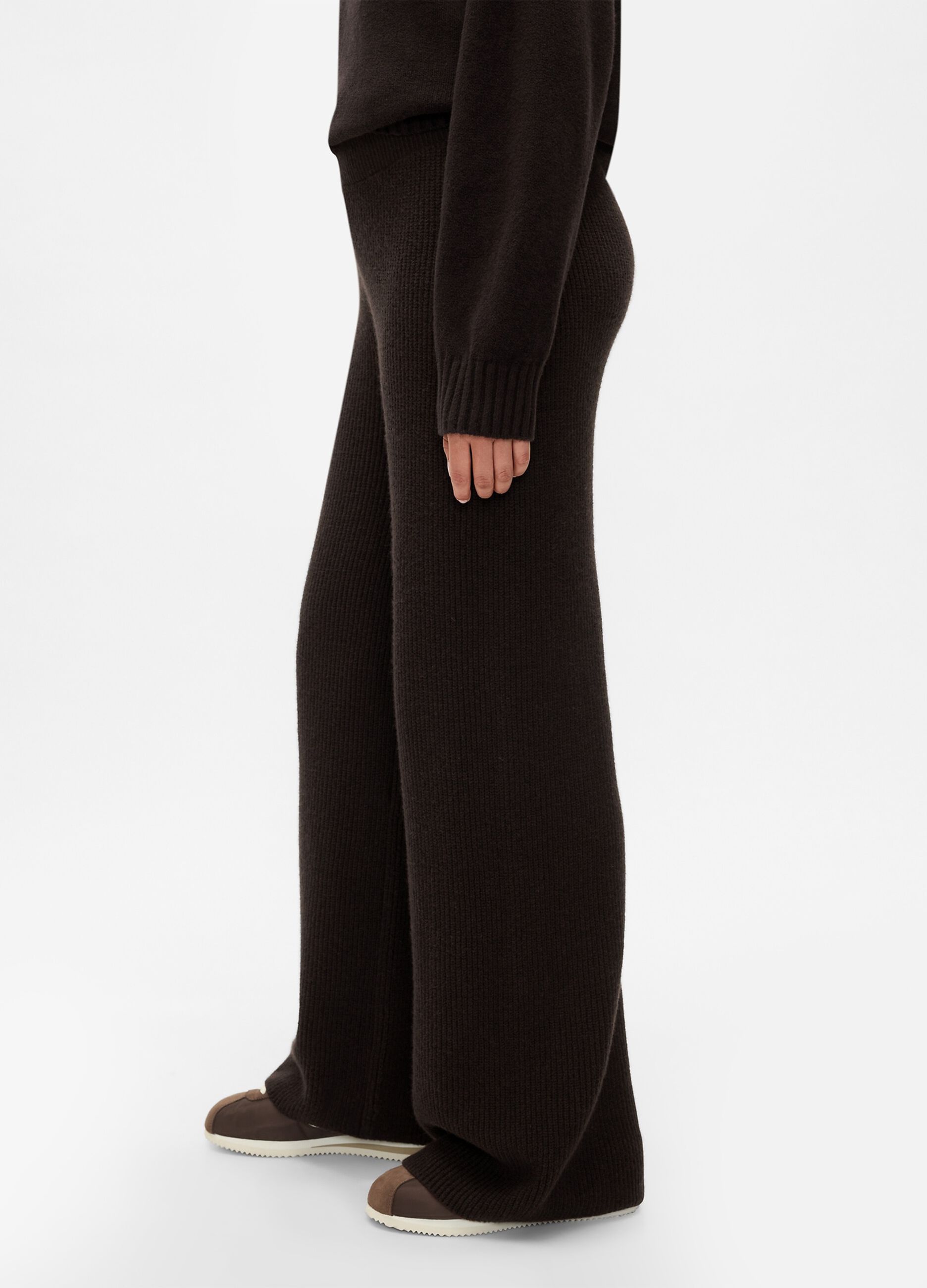 Ribbed wide-leg trousers