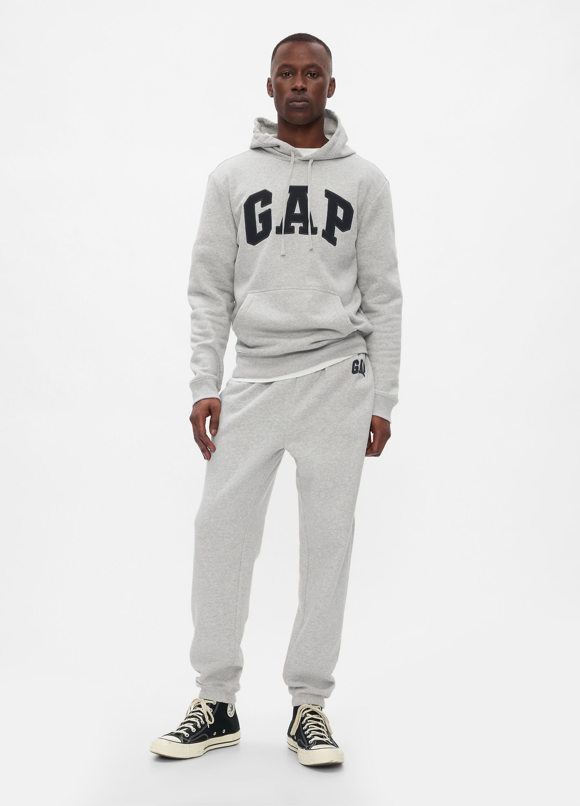 Pantaloni jogger grigio chiaro in misto cotone con logo GAP