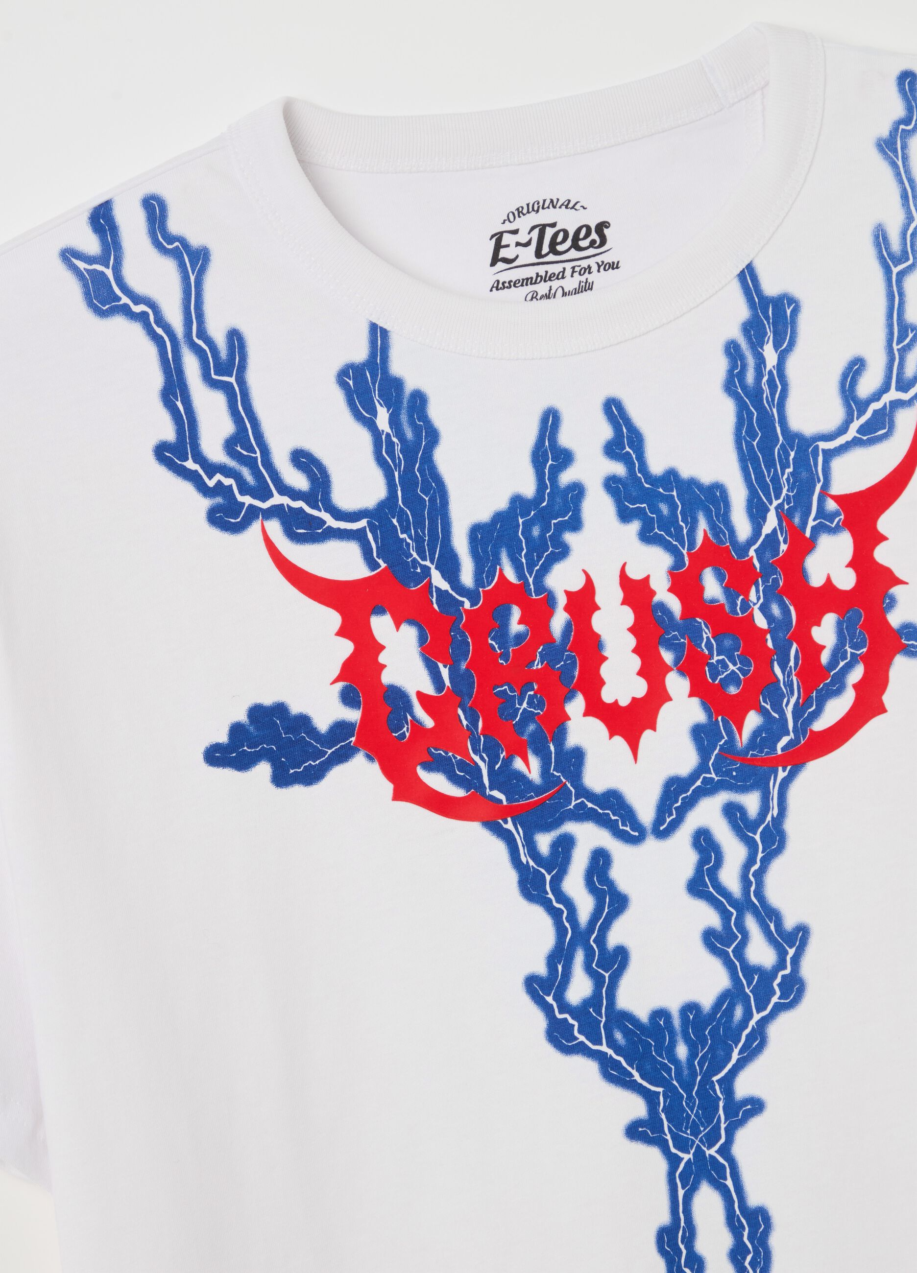 White short-sleeved T-shirt with lightning print