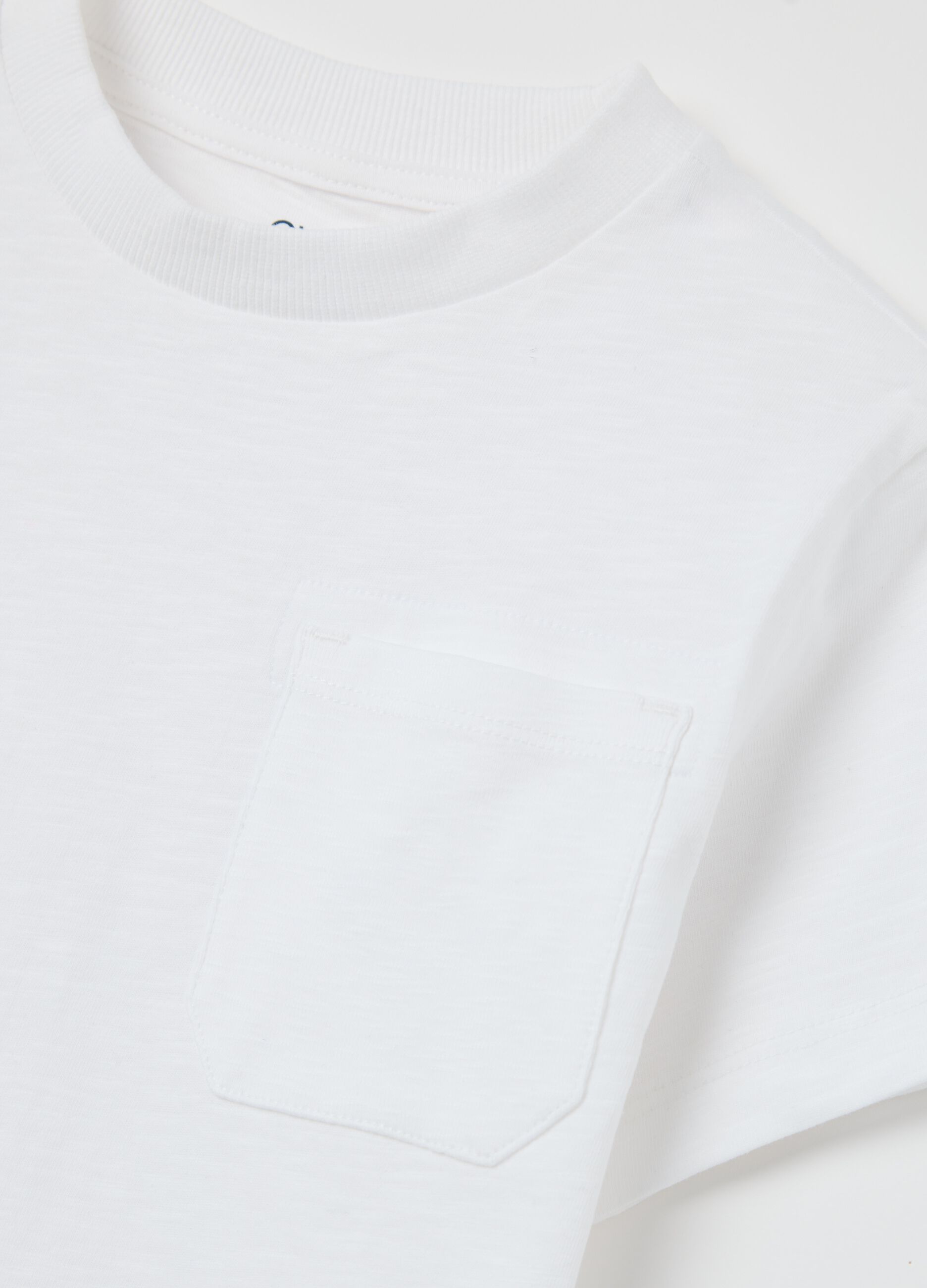 T-shirt bianca in cotone bio con tasca