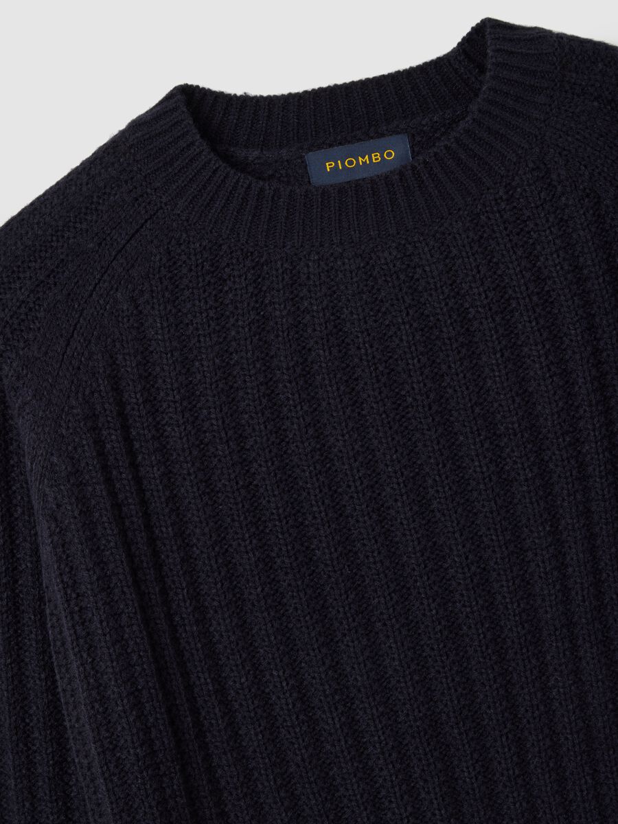 Maglione girocollo blu con lavorazione a maglia in misto lana_5