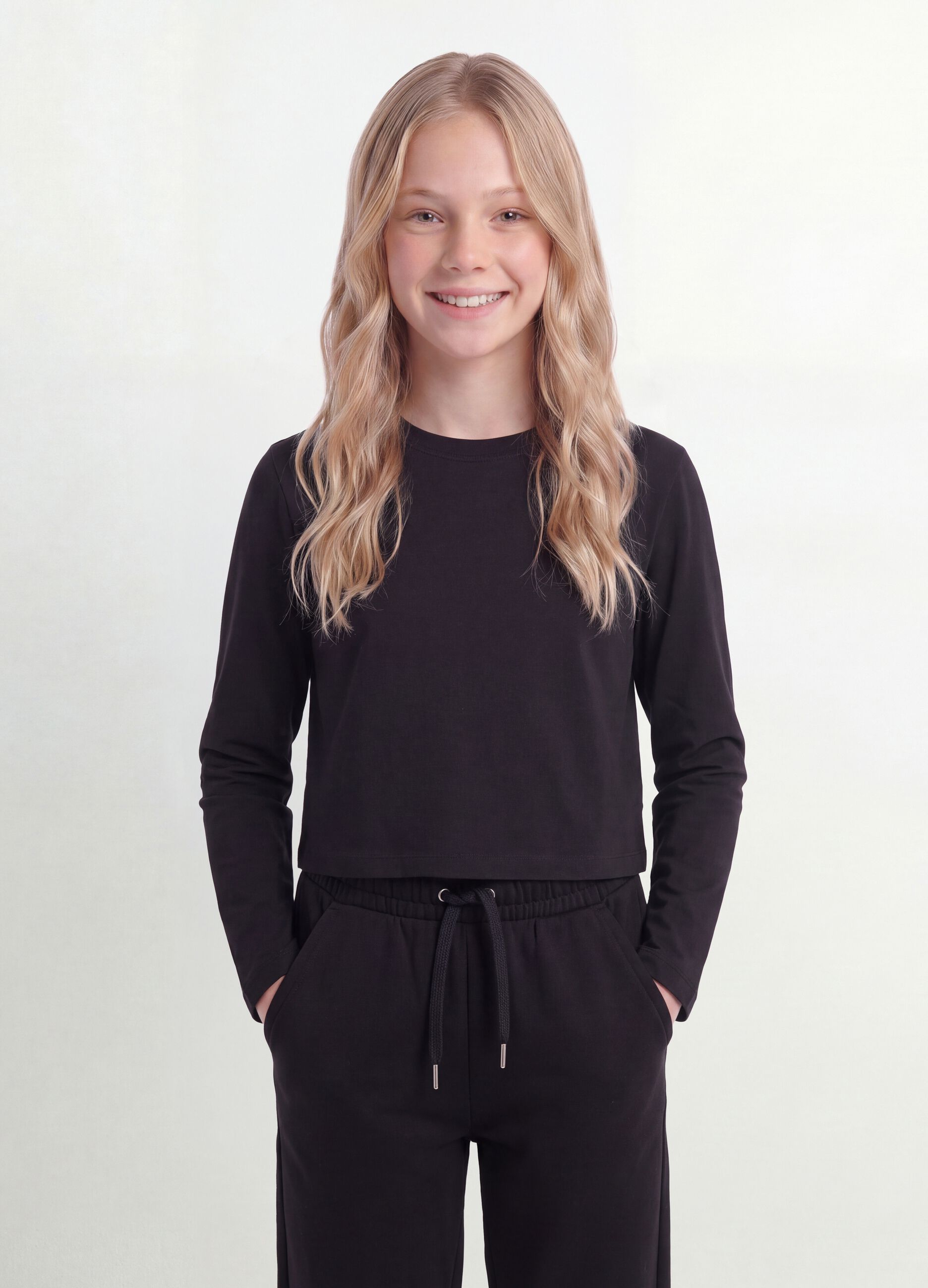Black pure cotton T-shirt with ribbed neckline for girls