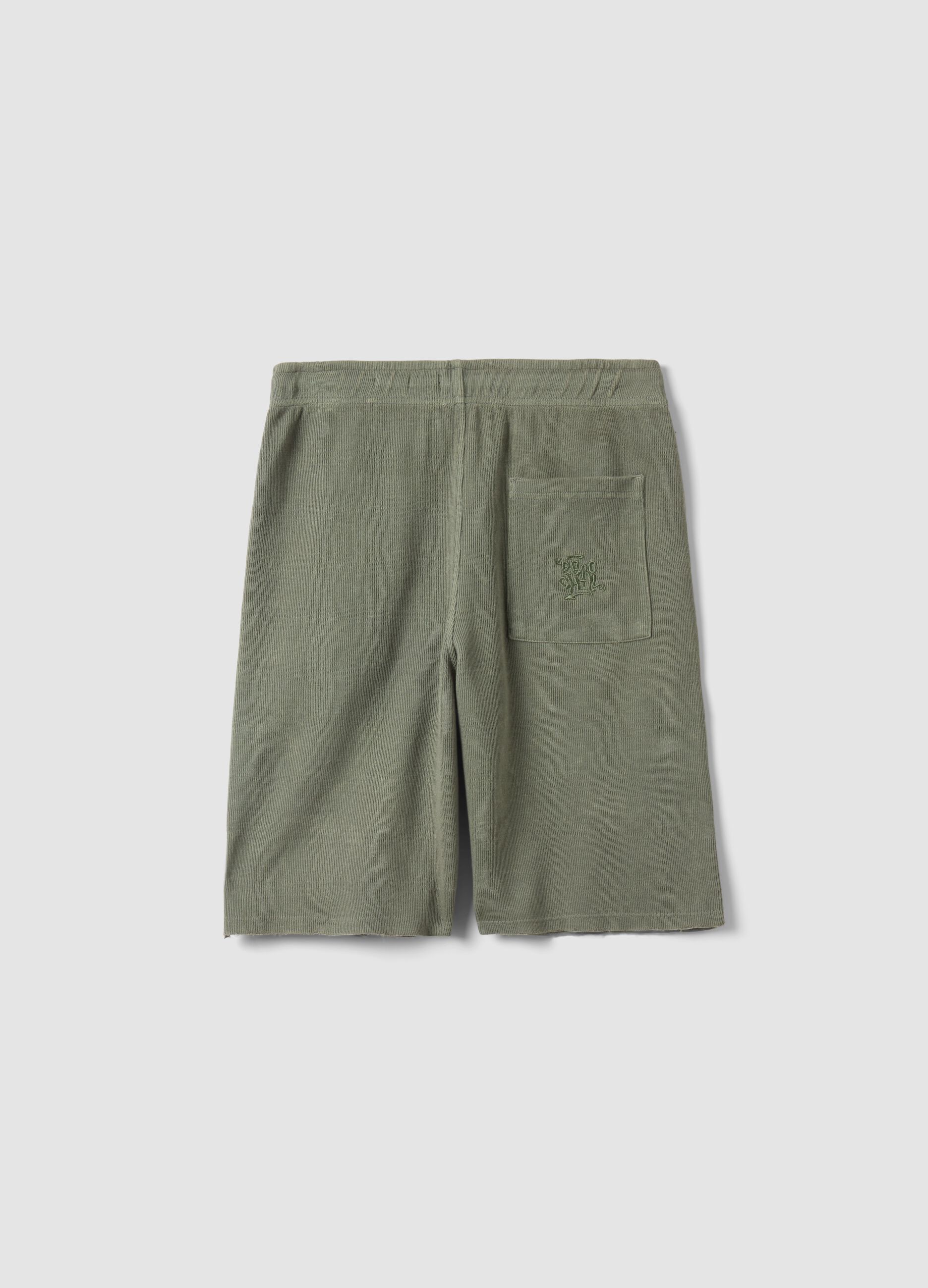 Shorts in misto cotone verde da ragazzo oversize fit