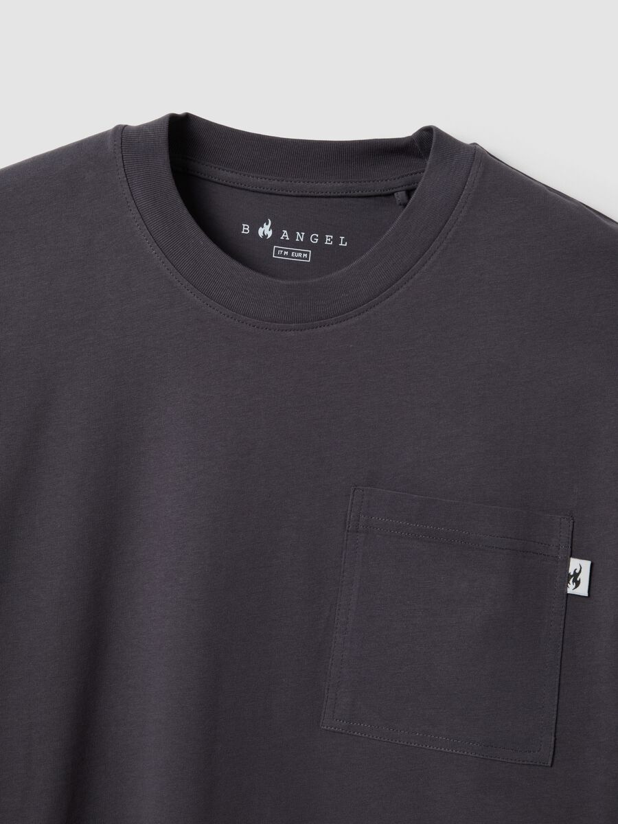 Grey pure cotton T-shirt with chest pocket, regular fit_5