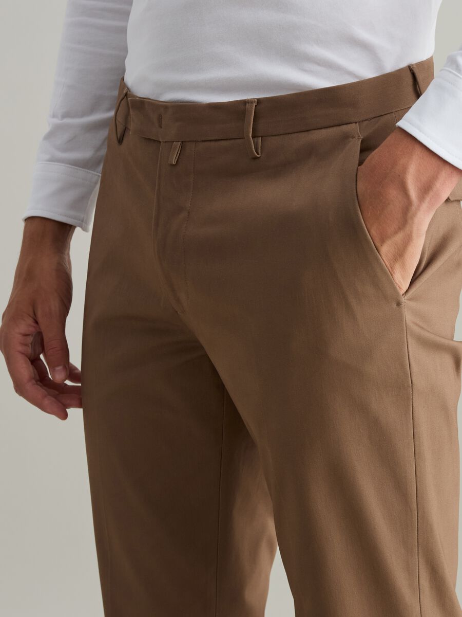 Pantalone regular fit in cotone stretch Contemporary_2