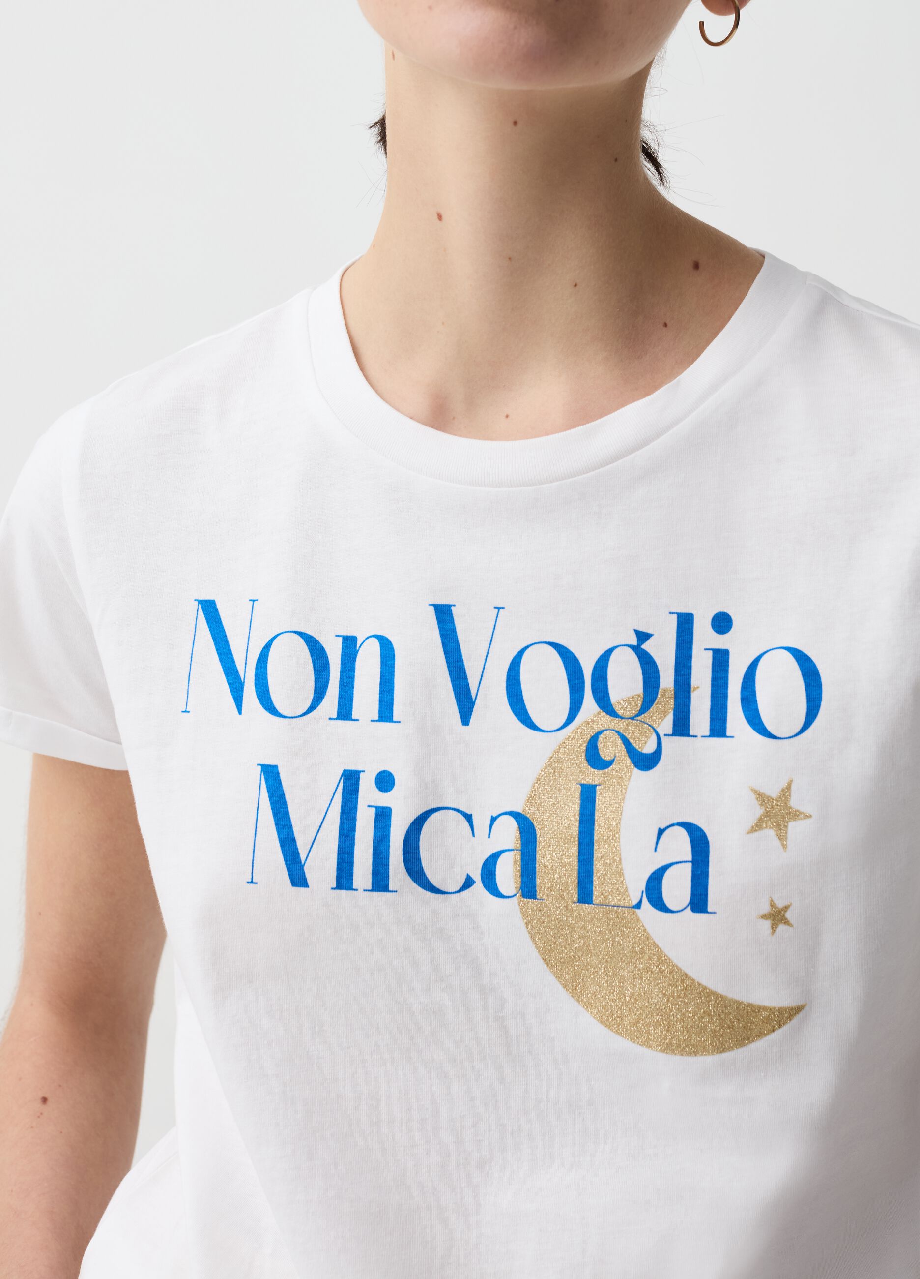 T-shirt con stampa glitter lettering e luna