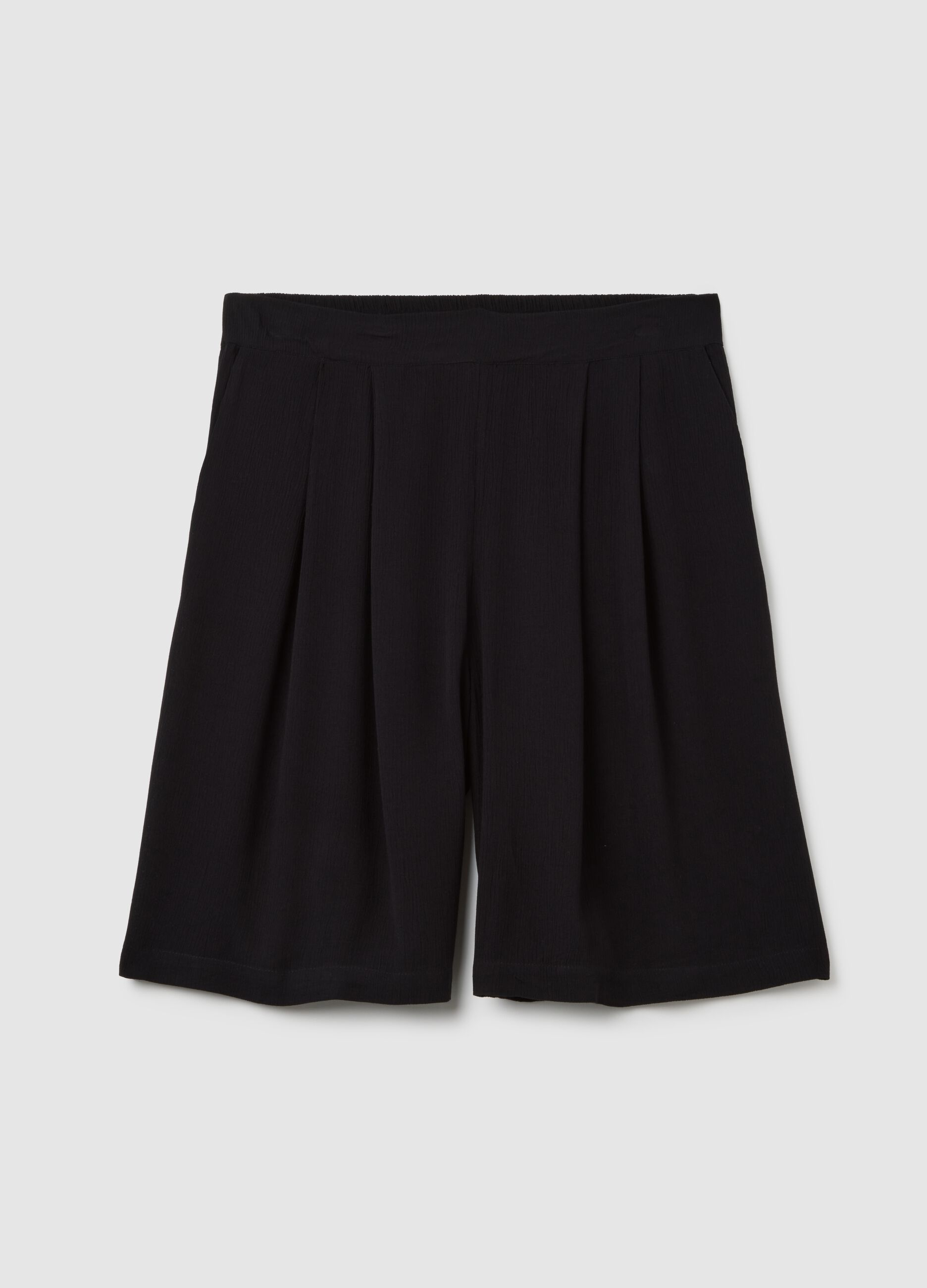 Women's black viscose shorts with relaxed fit
