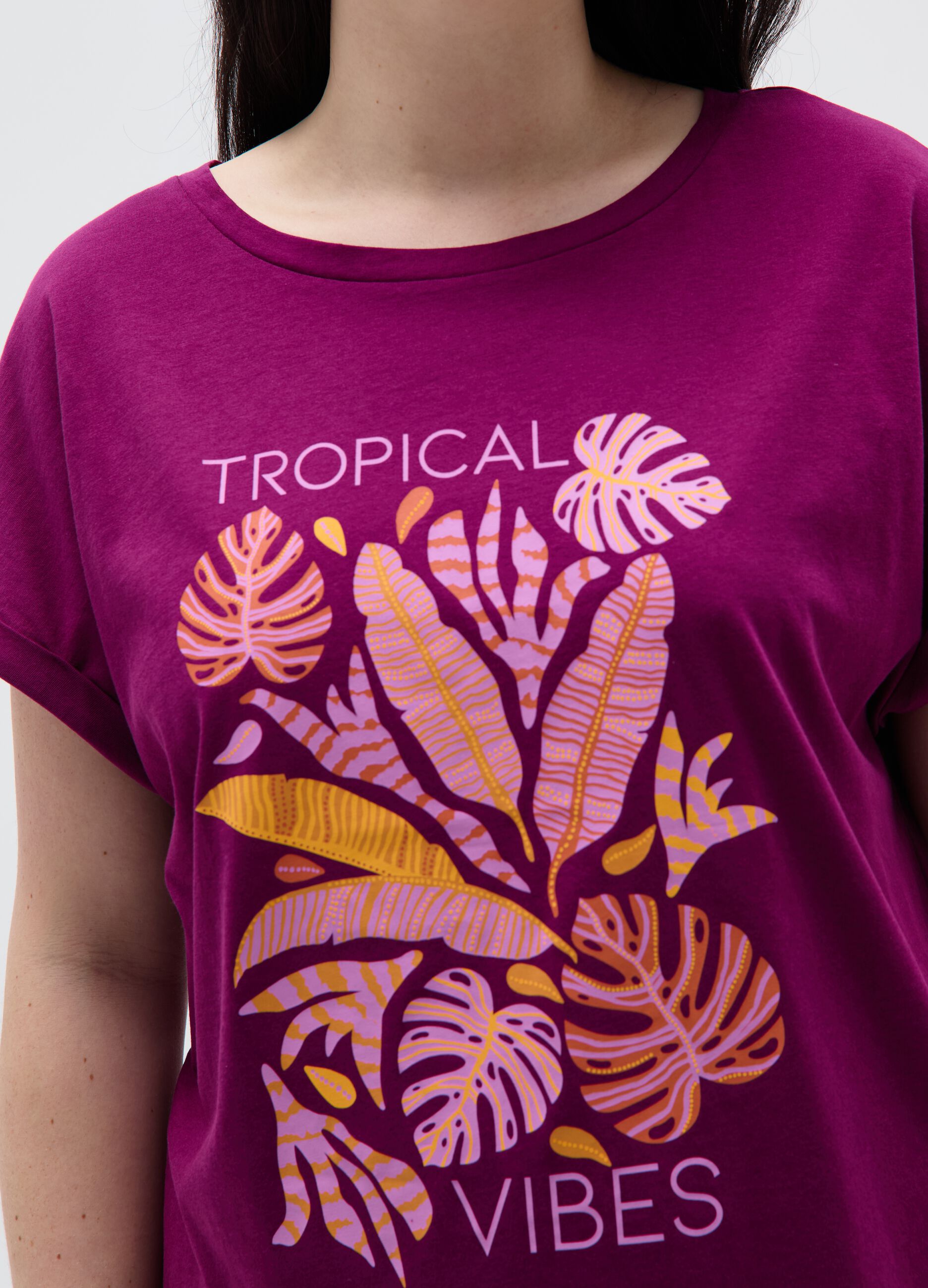 Curvy T-shirt with tropical print