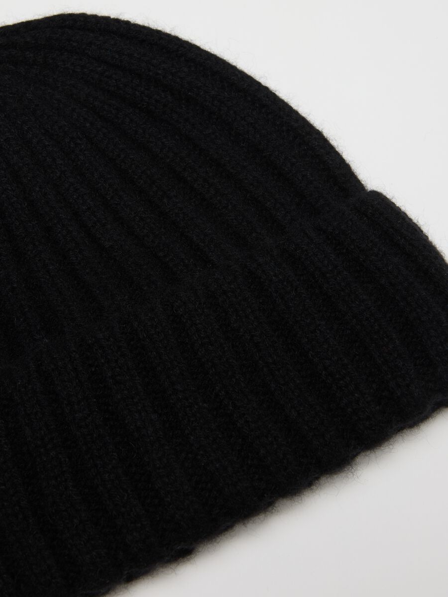 Cappello in puro cashmere nero_1