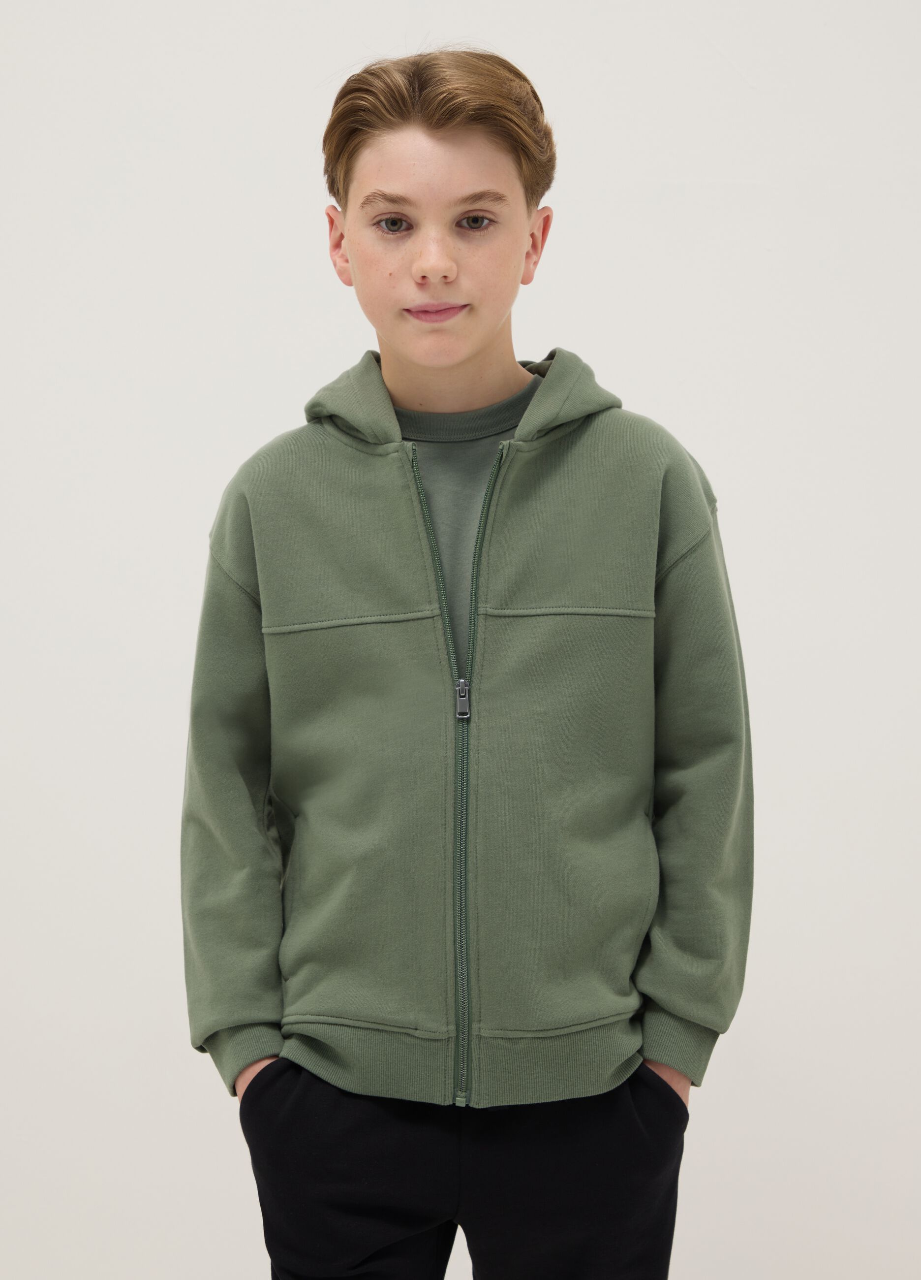 Green cotton hoodie for boys with oversized fit and zip