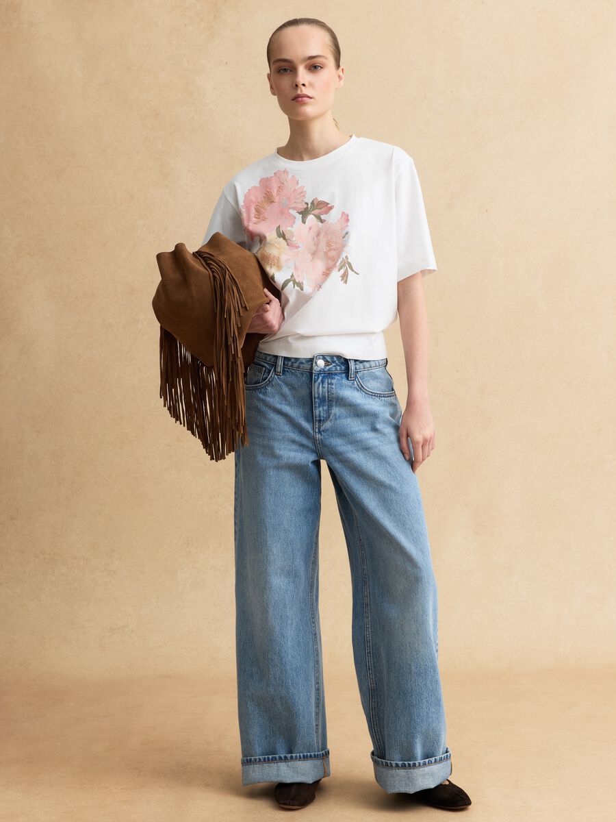 T-shirt in puro cotone multicolor regular fit con stampa floreale_2