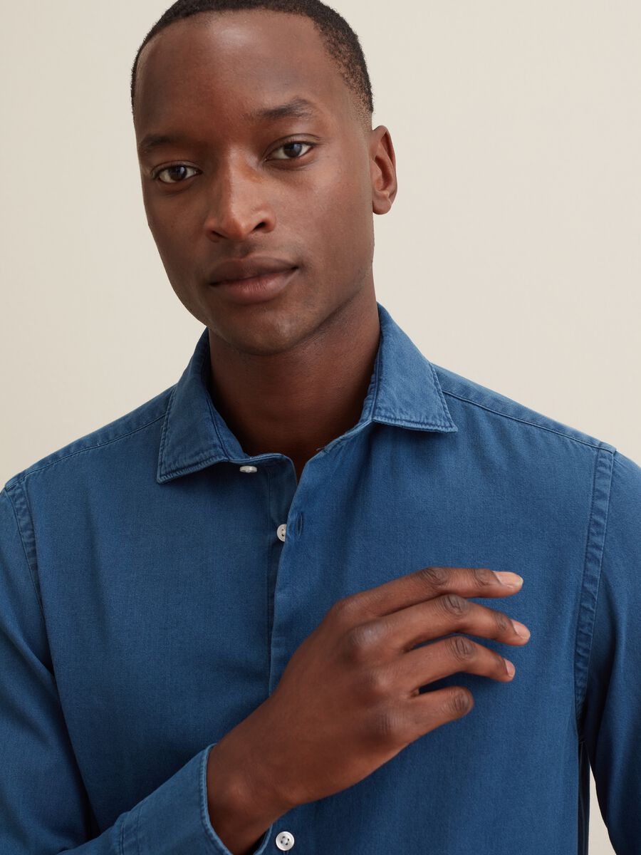 Camicia slim fit in denim_3