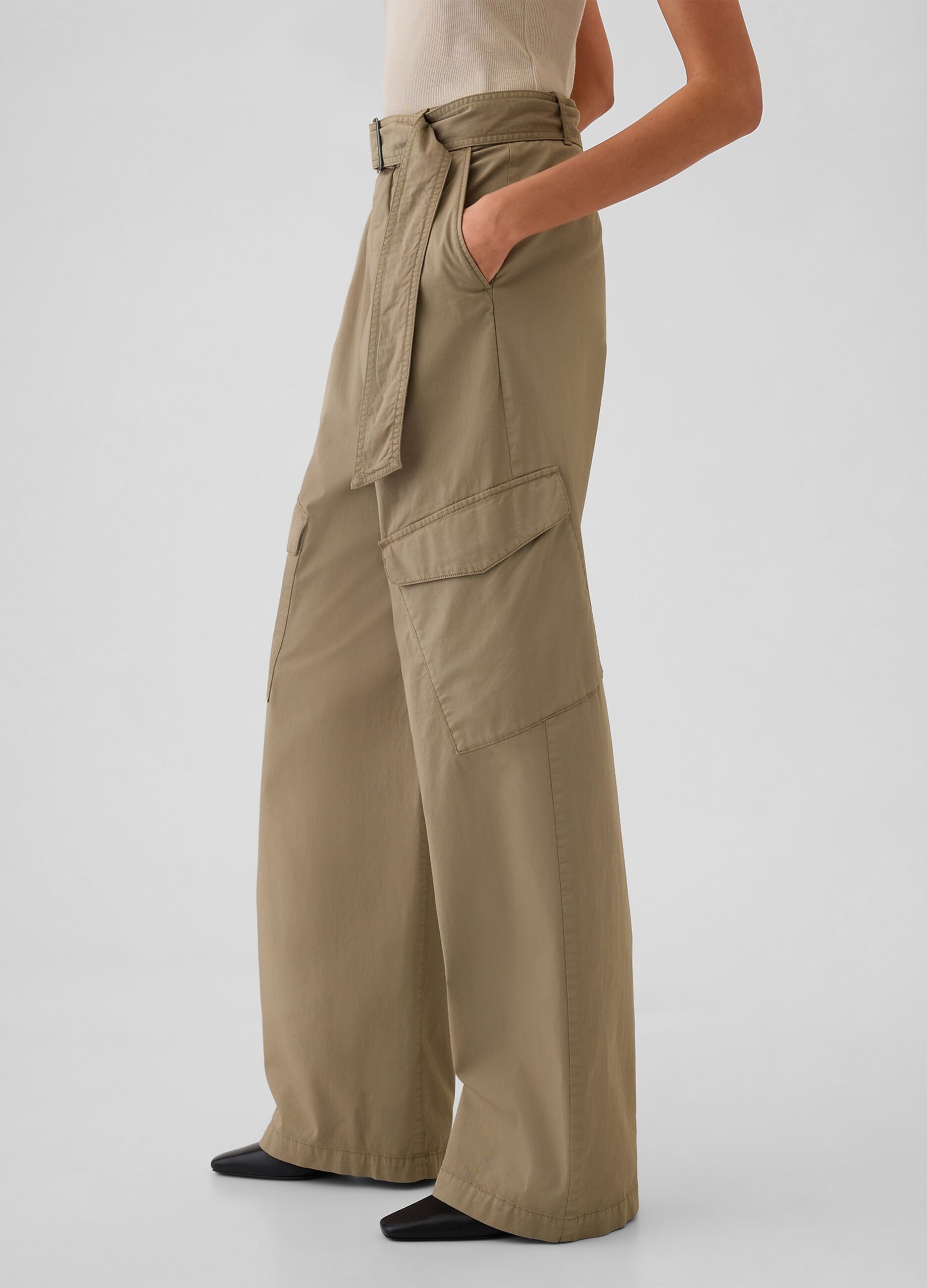 Cargo trousers in stretch twill with belt