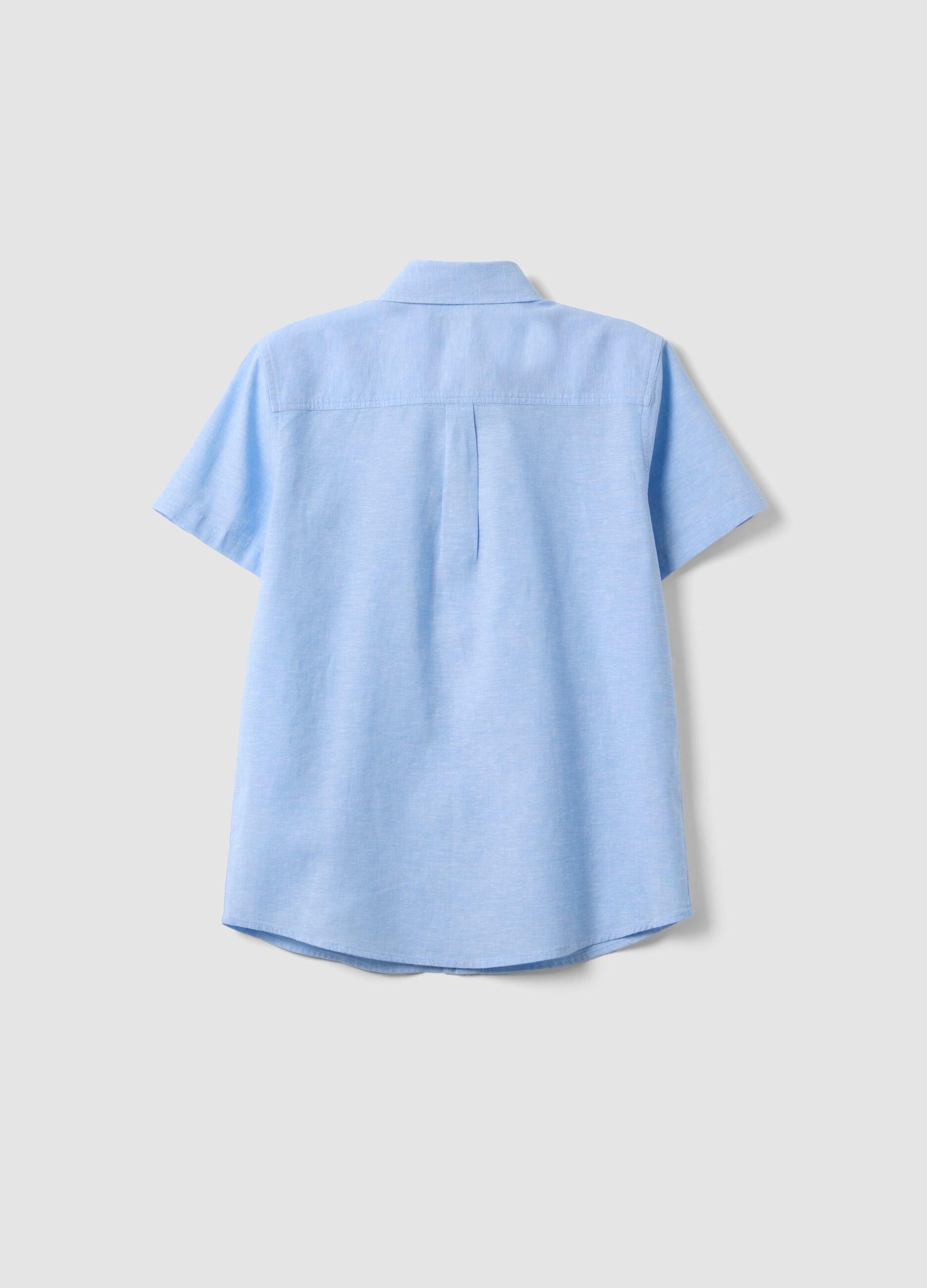 Boys&rsquo; light blue short-sleeve linen-cotton blend shirt, regular fit