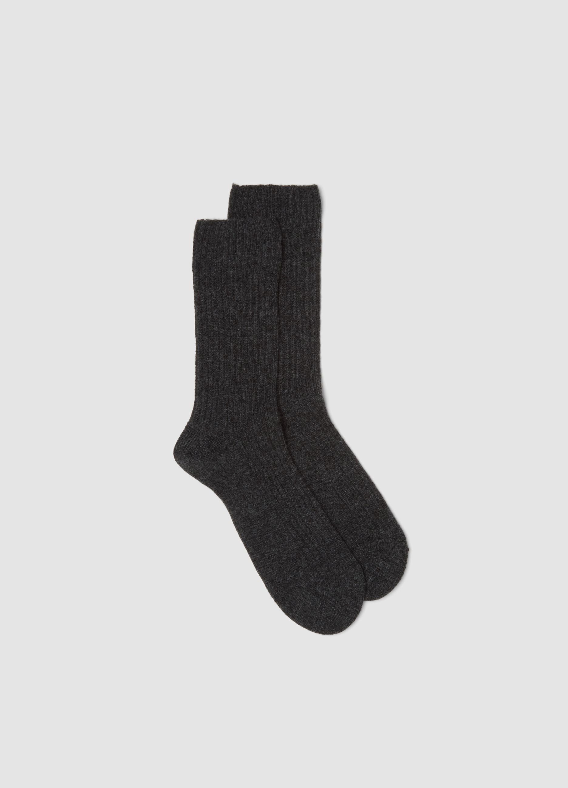 Grey ribbed socks in wool, viscose and stretch cashmere