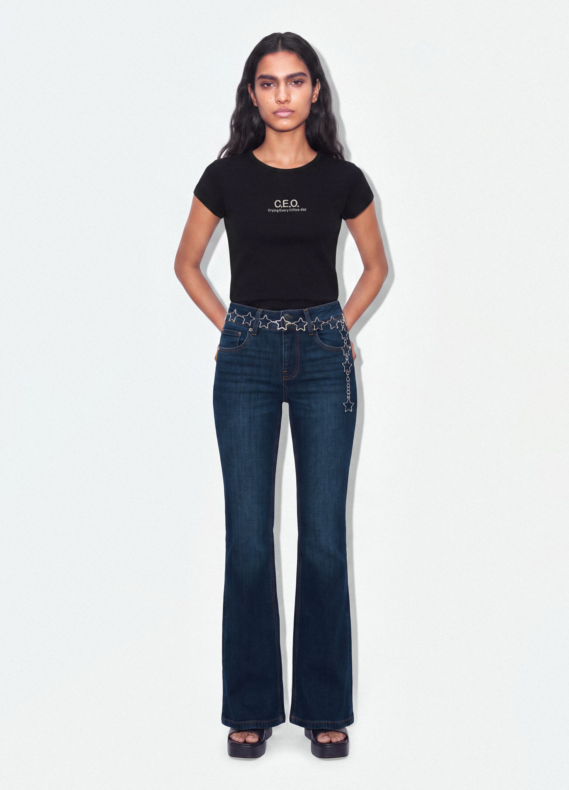 T-shirt nera in puro cotone a girocollo con scritta