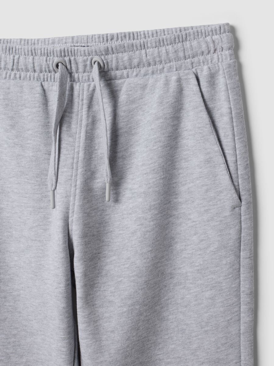 Grey joggers in pure organic cotton with drawstring for boys_2