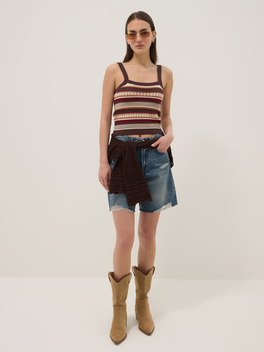 Gilet fitted in puro cotone a righe multicolor con bretelle sottili_1