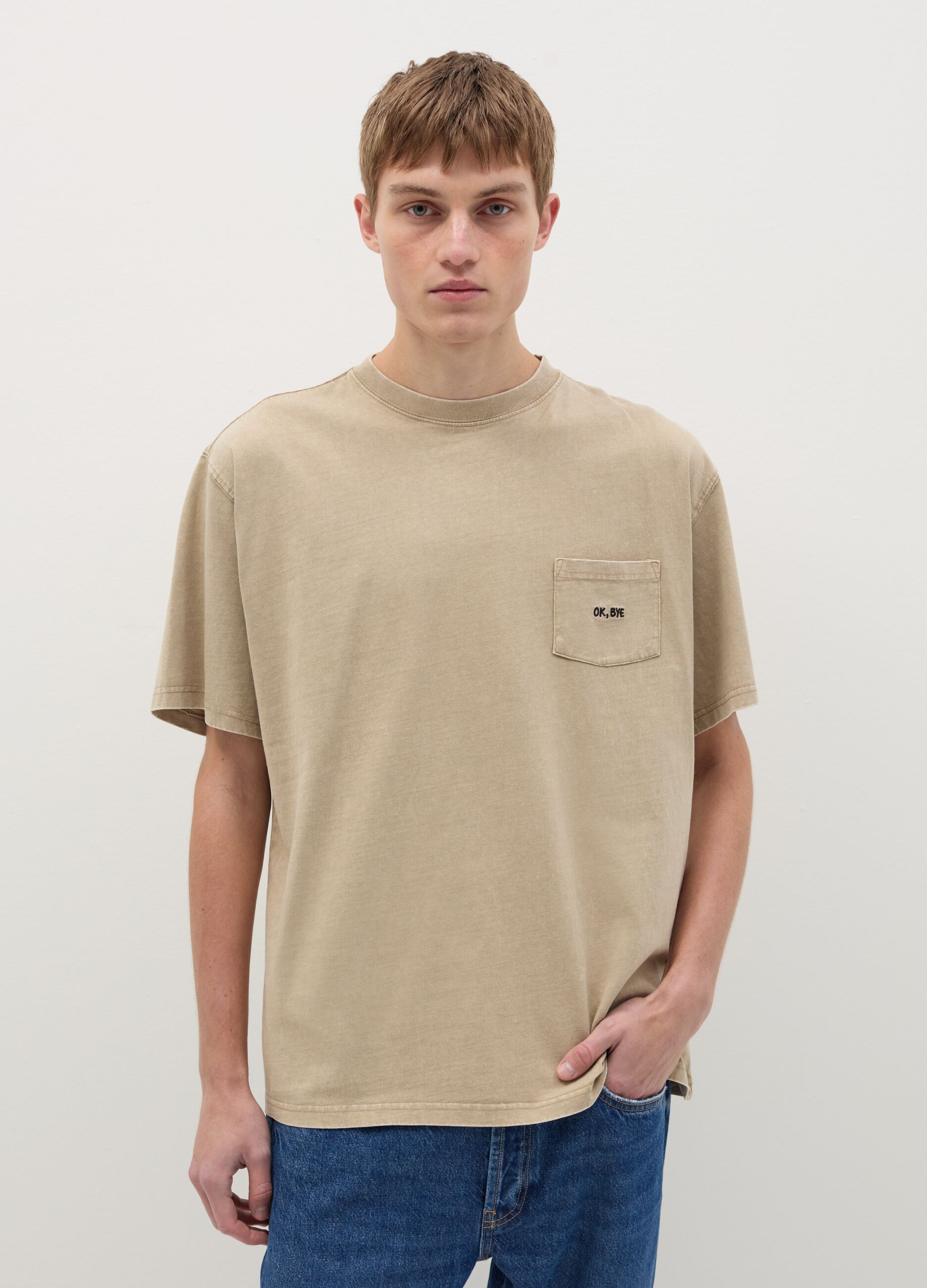 T-shirt with embroidered pocket