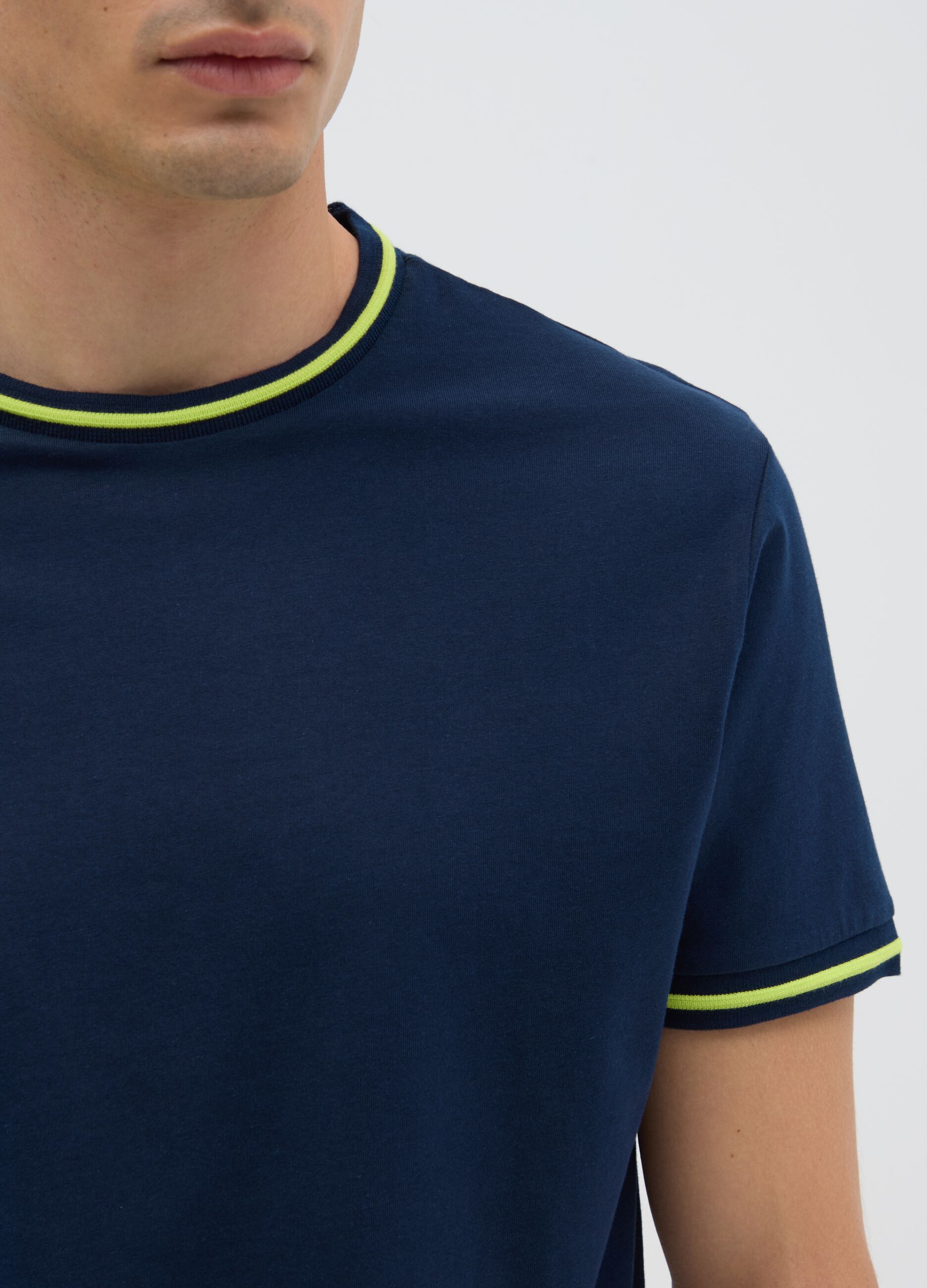 Men's pure cotton dark blue regular fit t-shirt with neon details