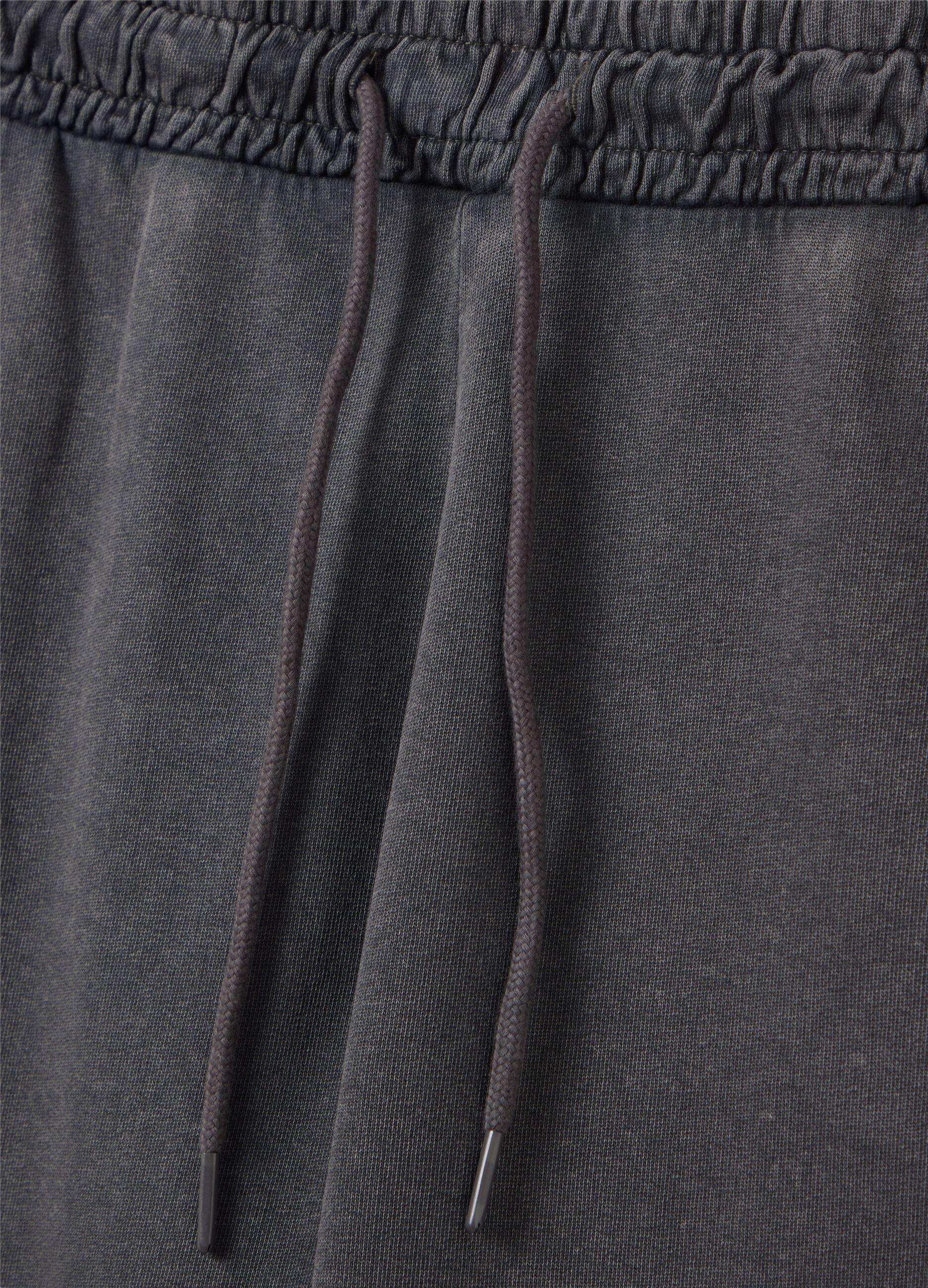 Grey sporty shorts with Miami Heat logo