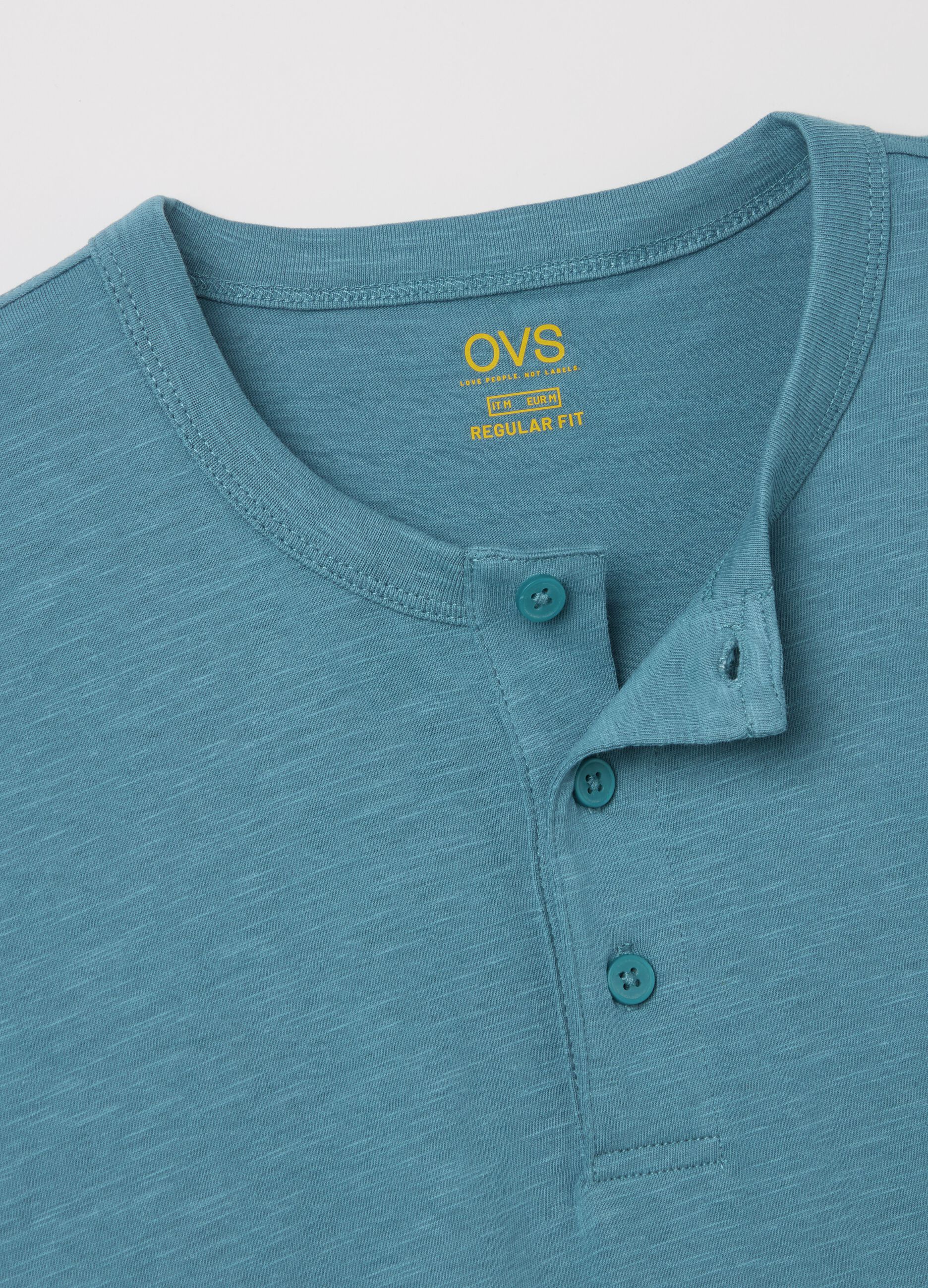 T-shirt in cotone scollo serafino