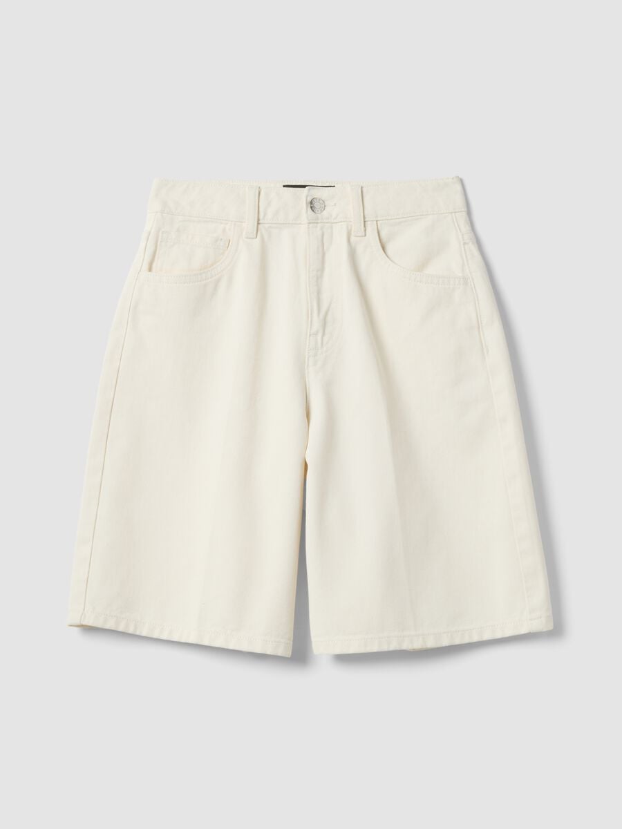 White cotton denim wide leg shorts_4
