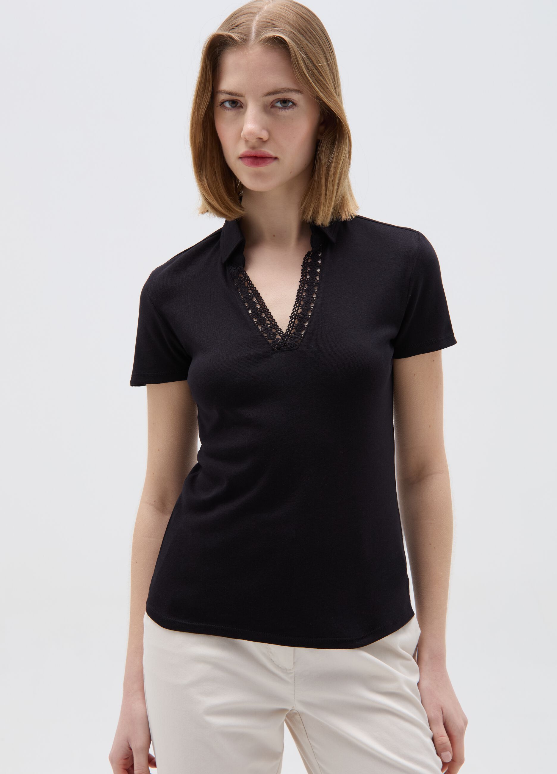 T-shirt with polo neck and crochet insert
