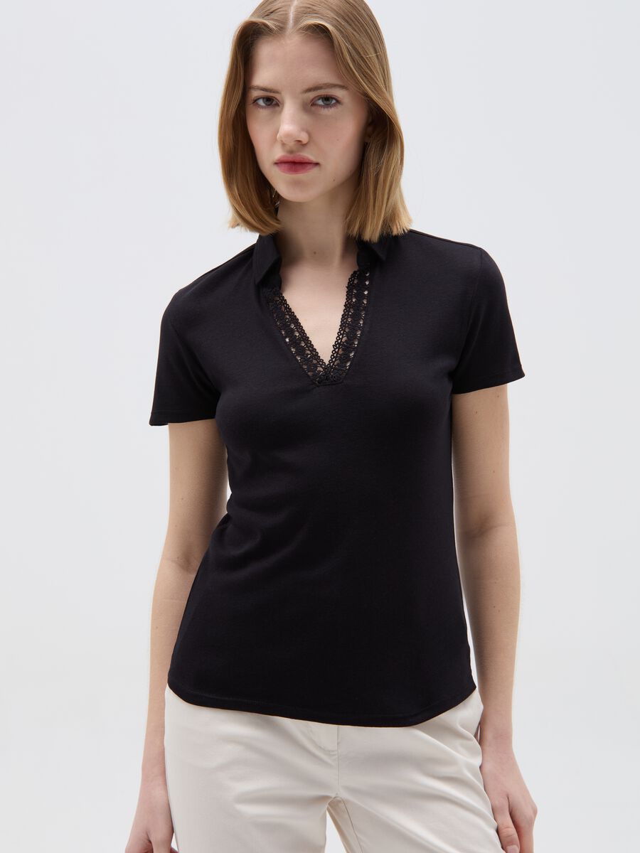 T-shirt with polo neck and crochet insert_0