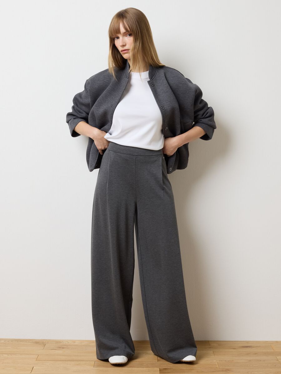 Pantaloni grigi a palazzo_0