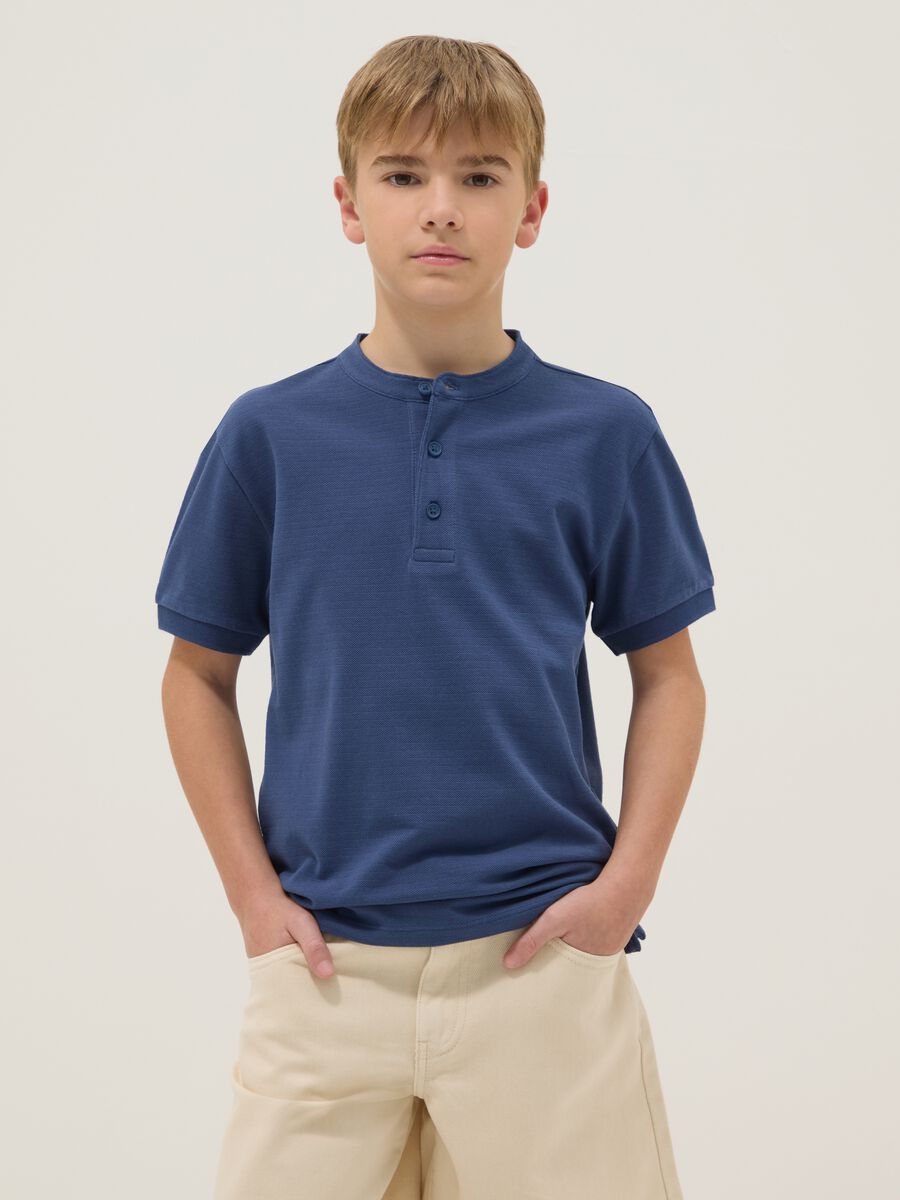 Polo in puro cotone blu da ragazzo regular fit con collo coreano_0