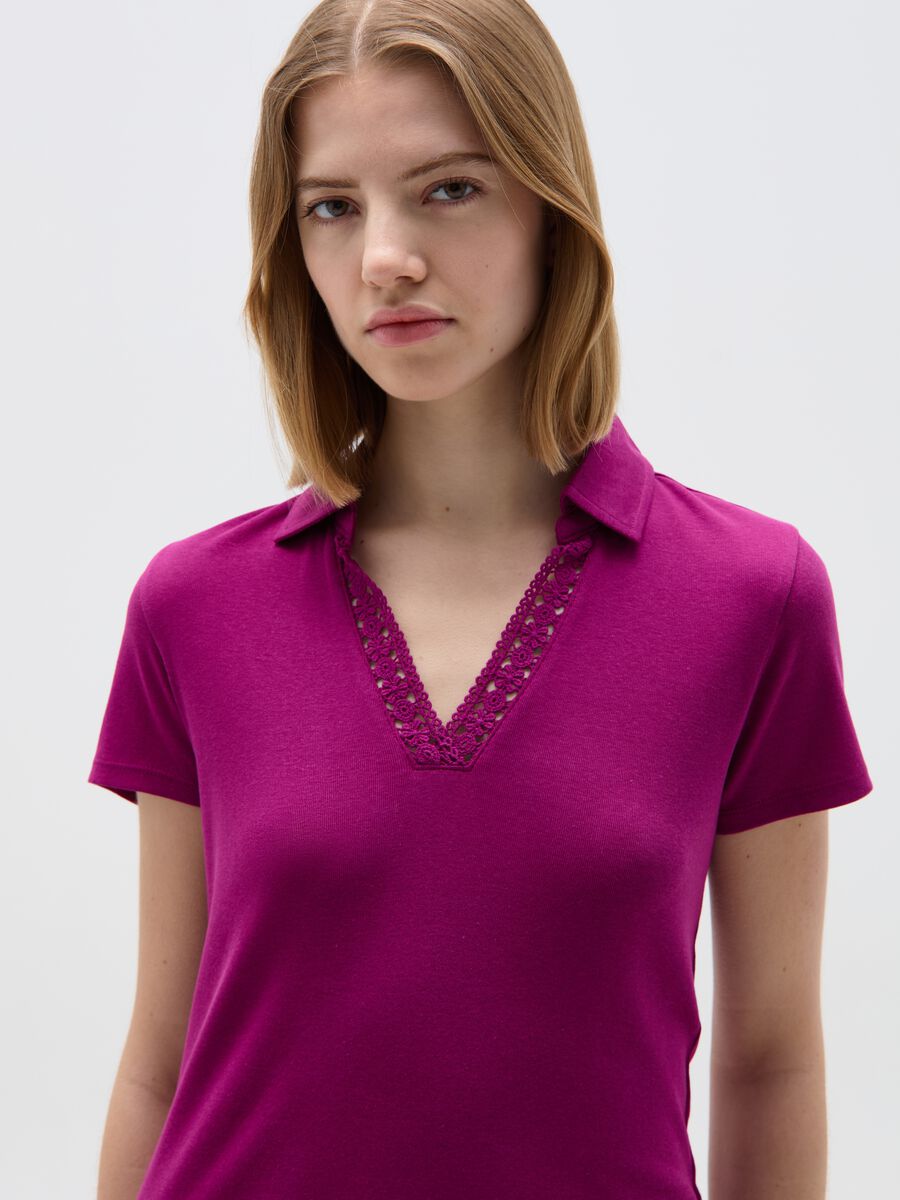 T-shirt with polo neck and crochet insert_0