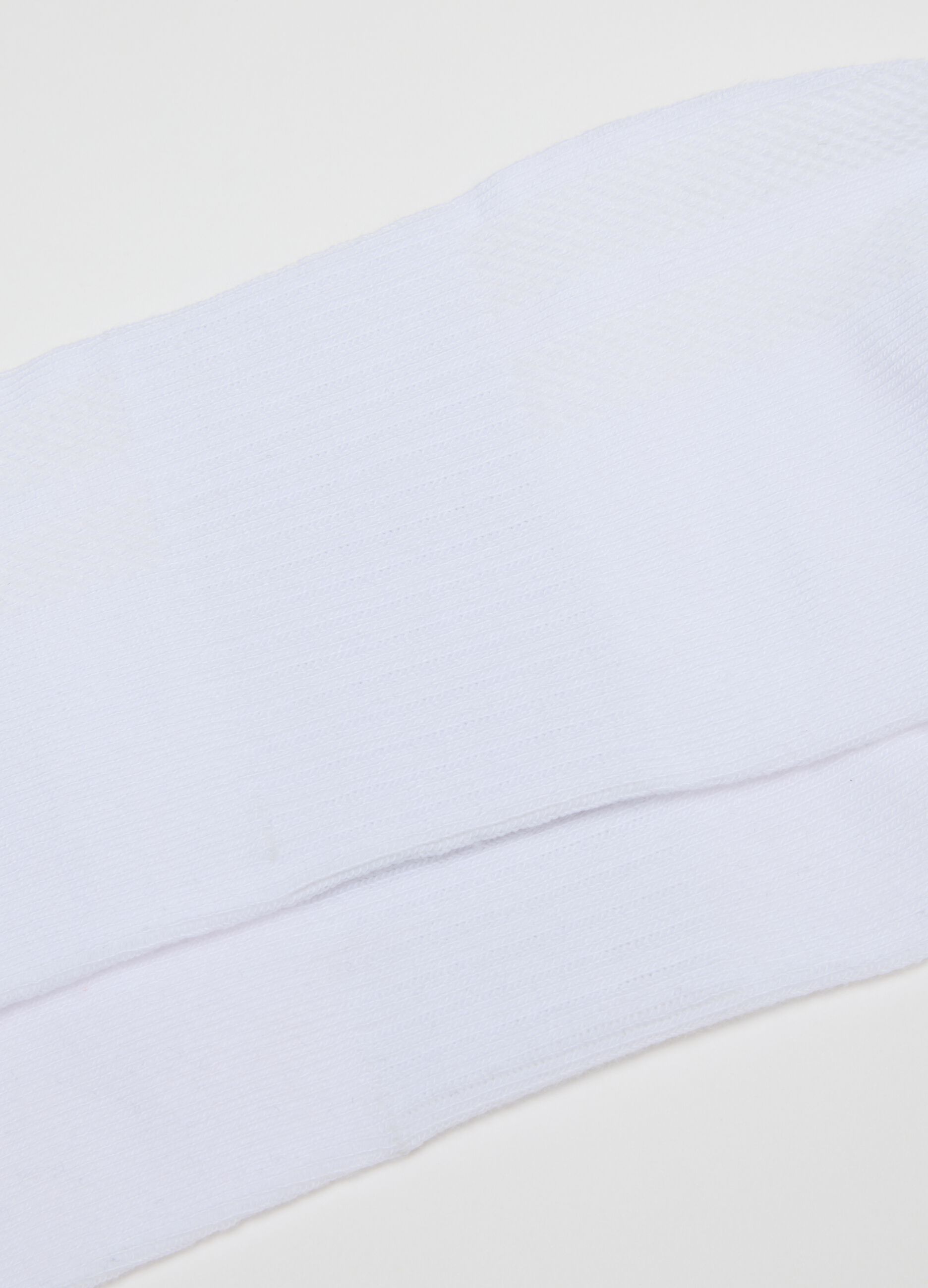 Set of three-pack white socks in stretchy blend