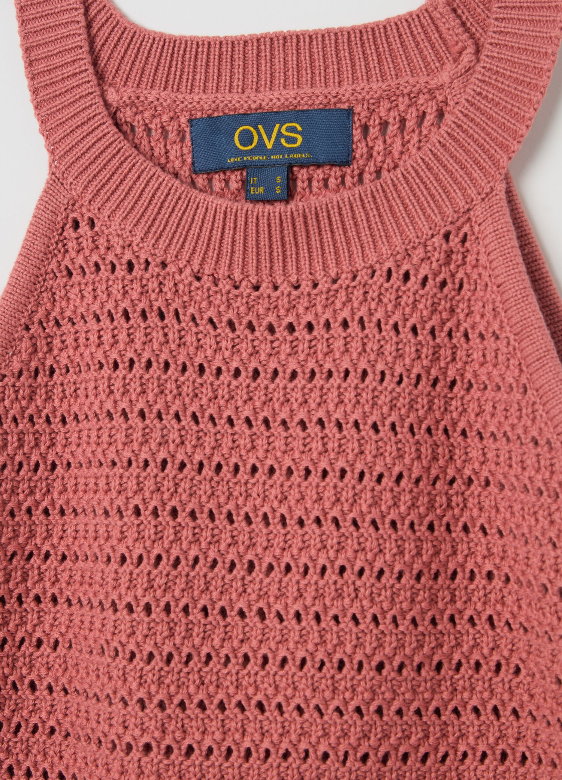 Pink openwork top with halter neck